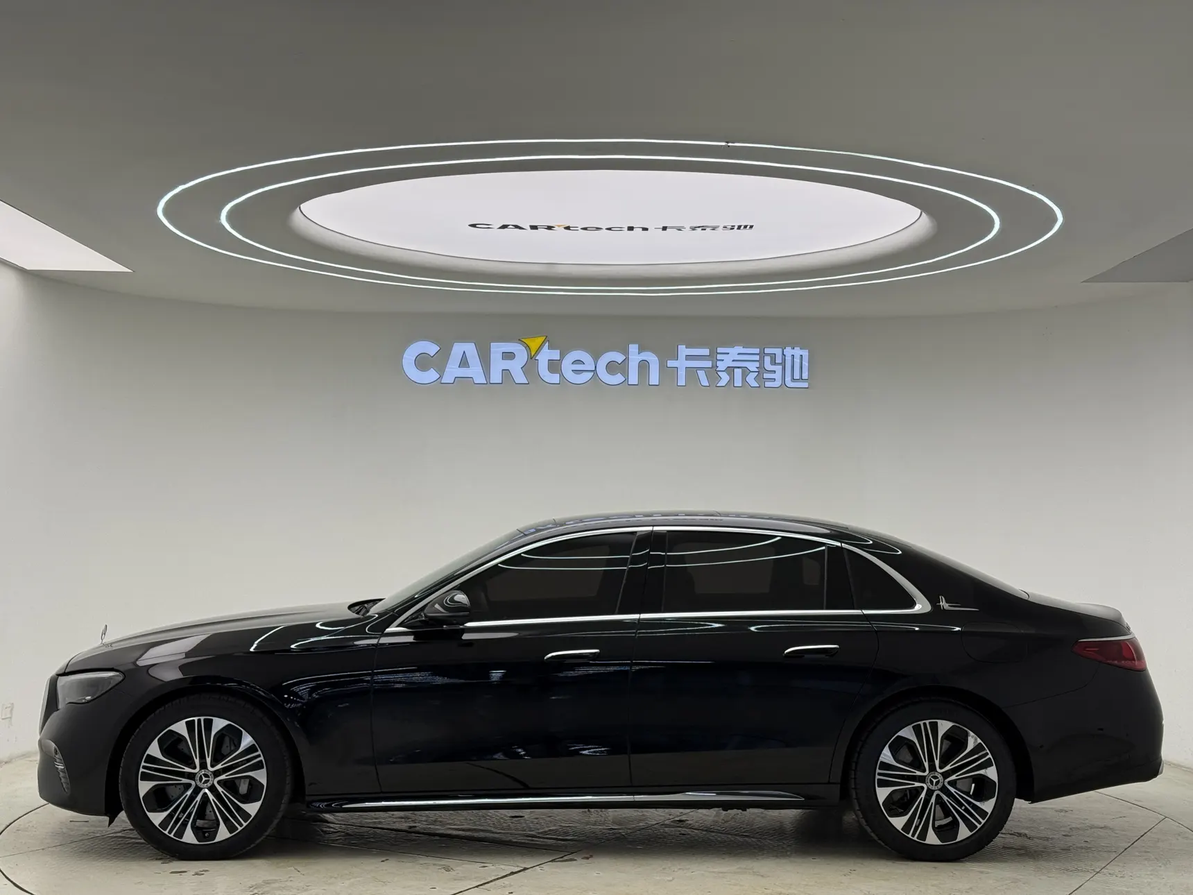 Mercedes-Benz E 350 e, 2024 7