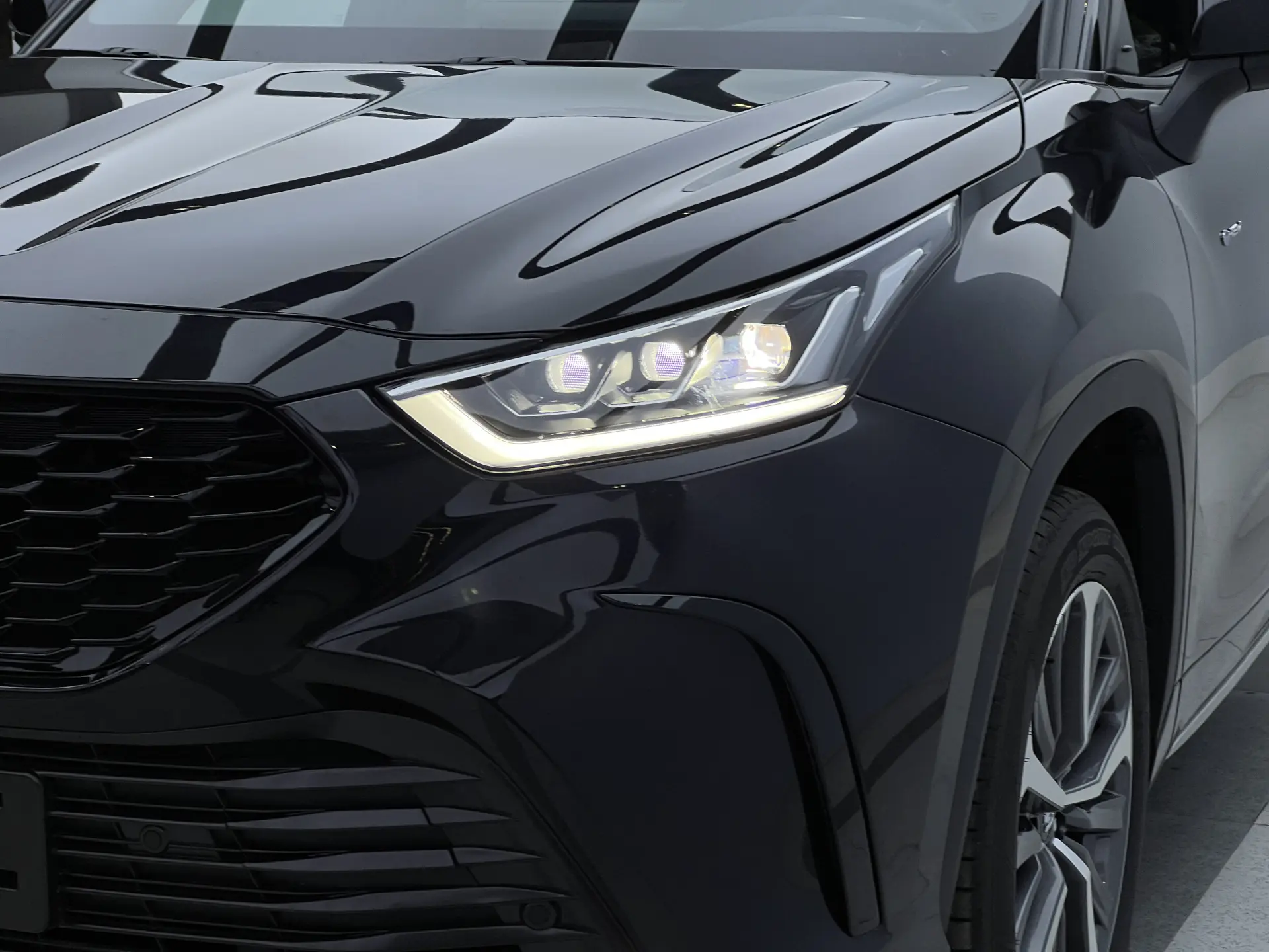 Toyota Crown, 2024 все фото