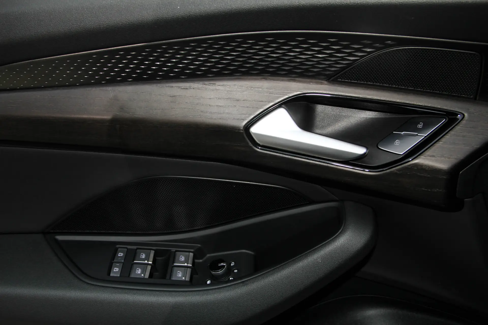 Audi Q6 40 TFSI, 2024 18