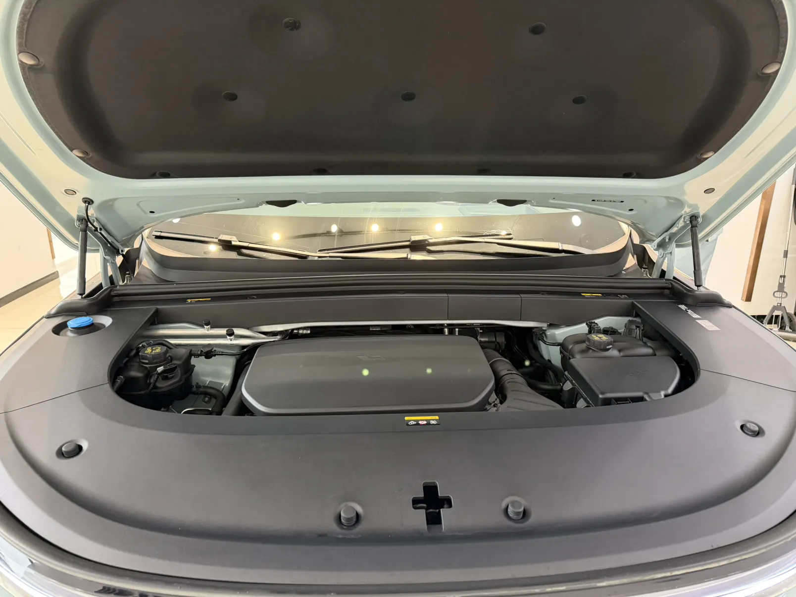 Li Auto L6, 2025 12
