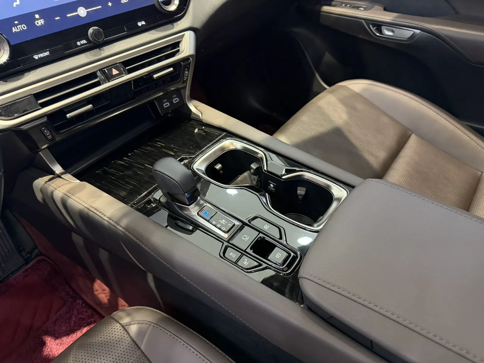 Lexus RX 350h, 2024 20