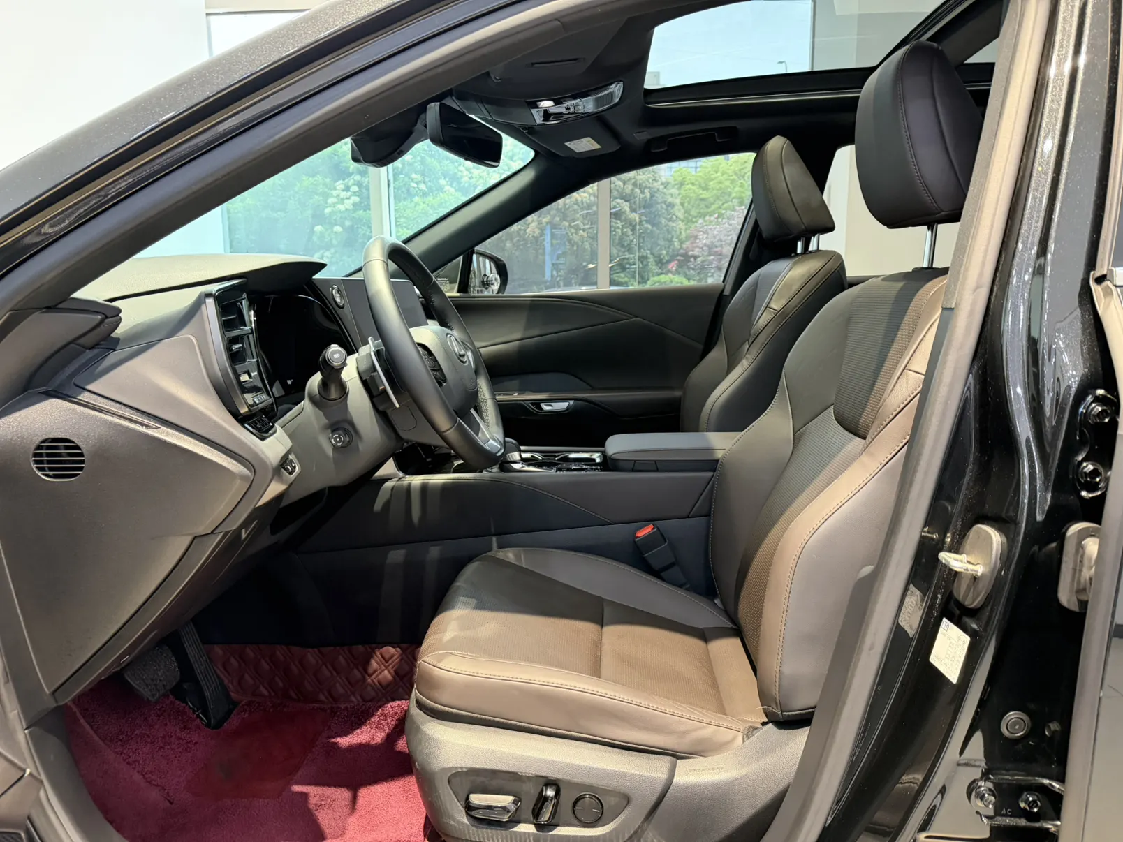 Lexus RX 350h, 2024 17