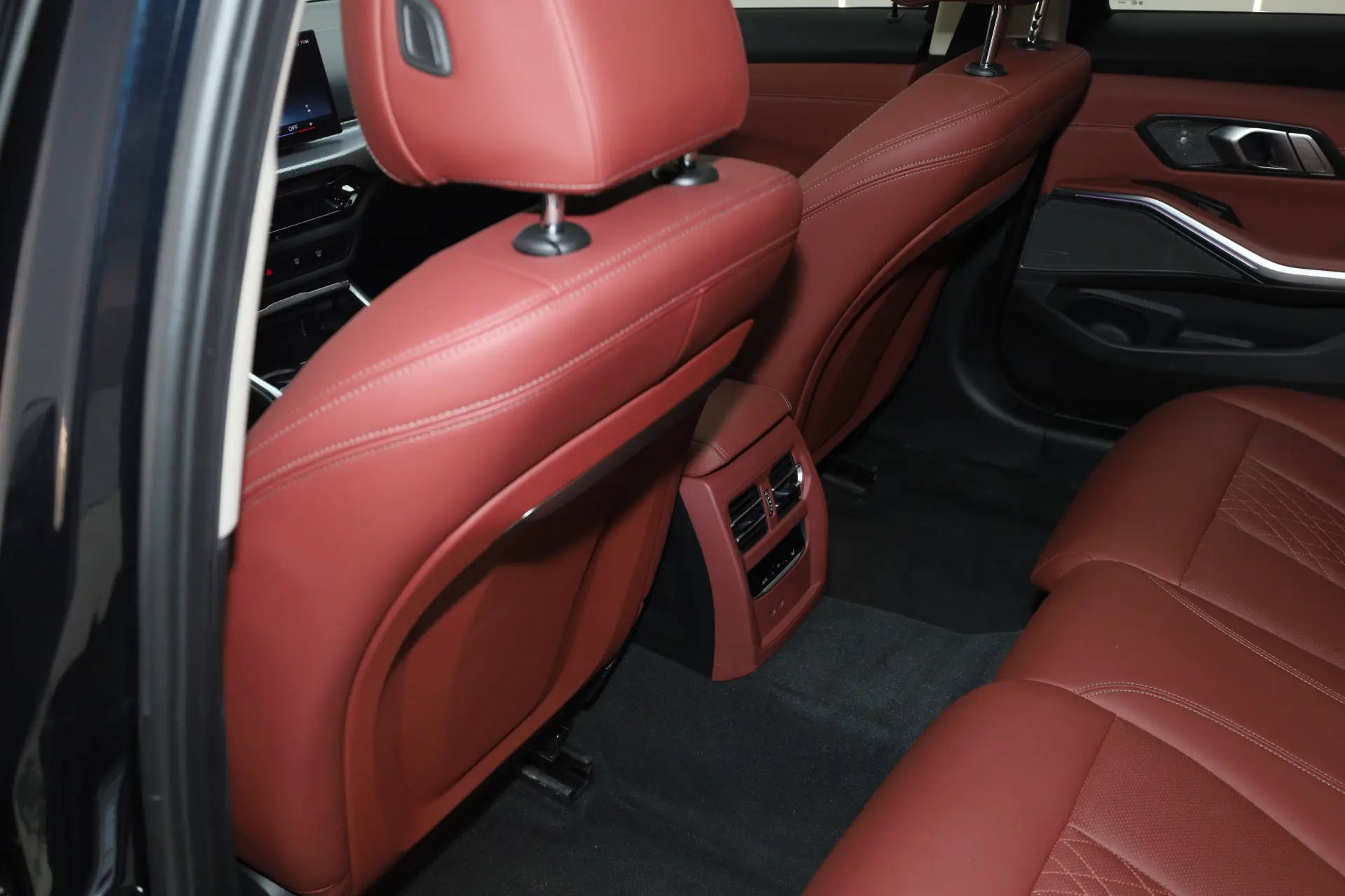 BMW 330Li, 2025 27