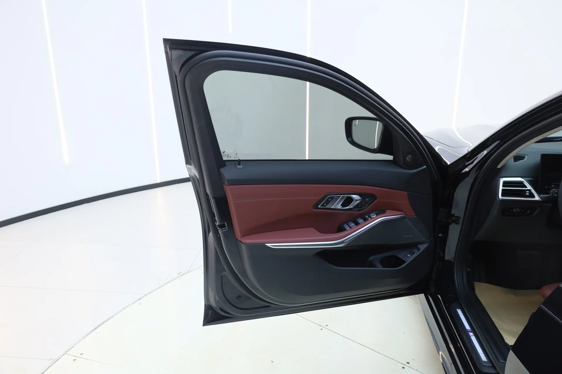 BMW 330Li, 2025 18