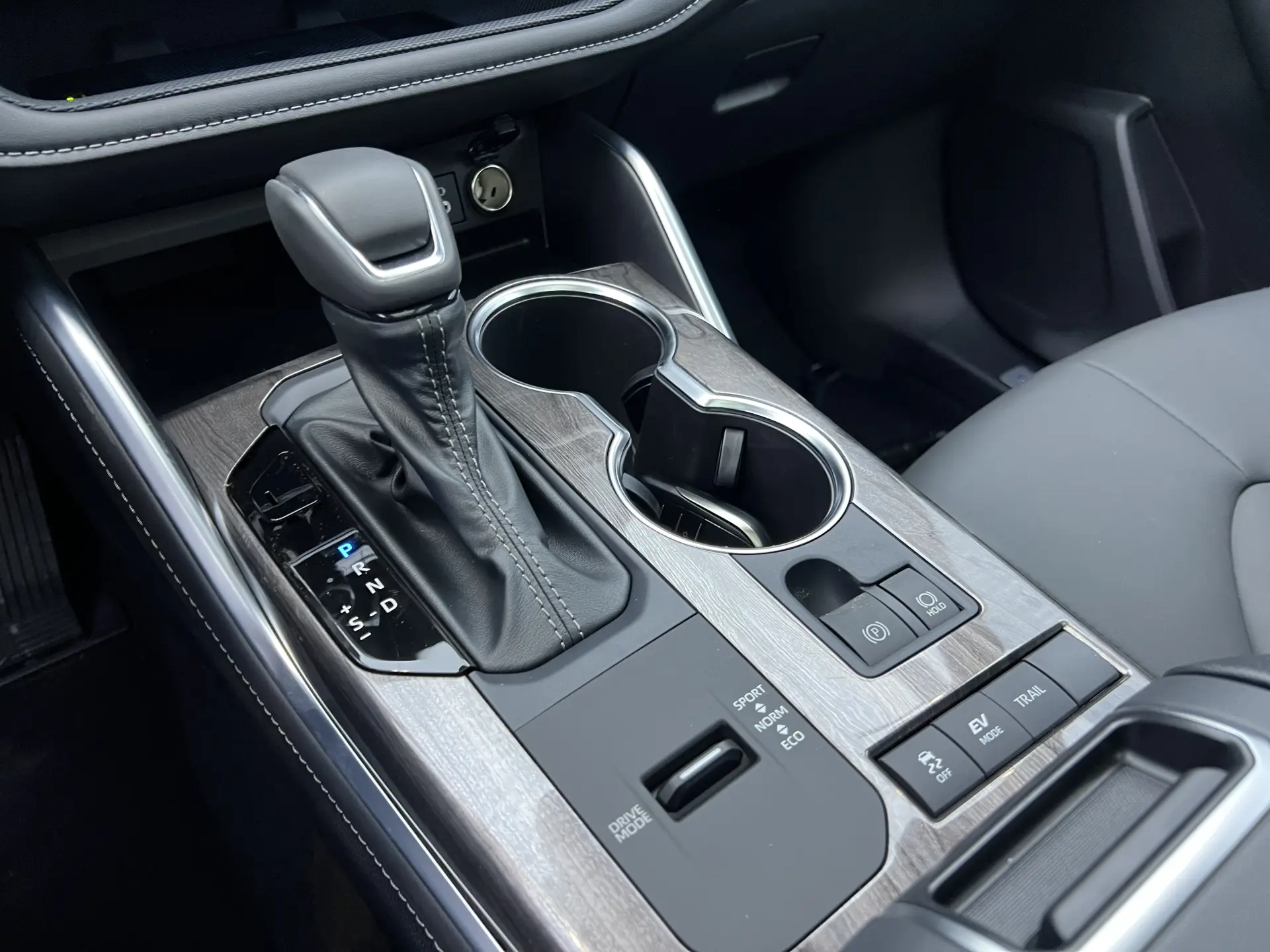 Toyota Crown, 2024 10
