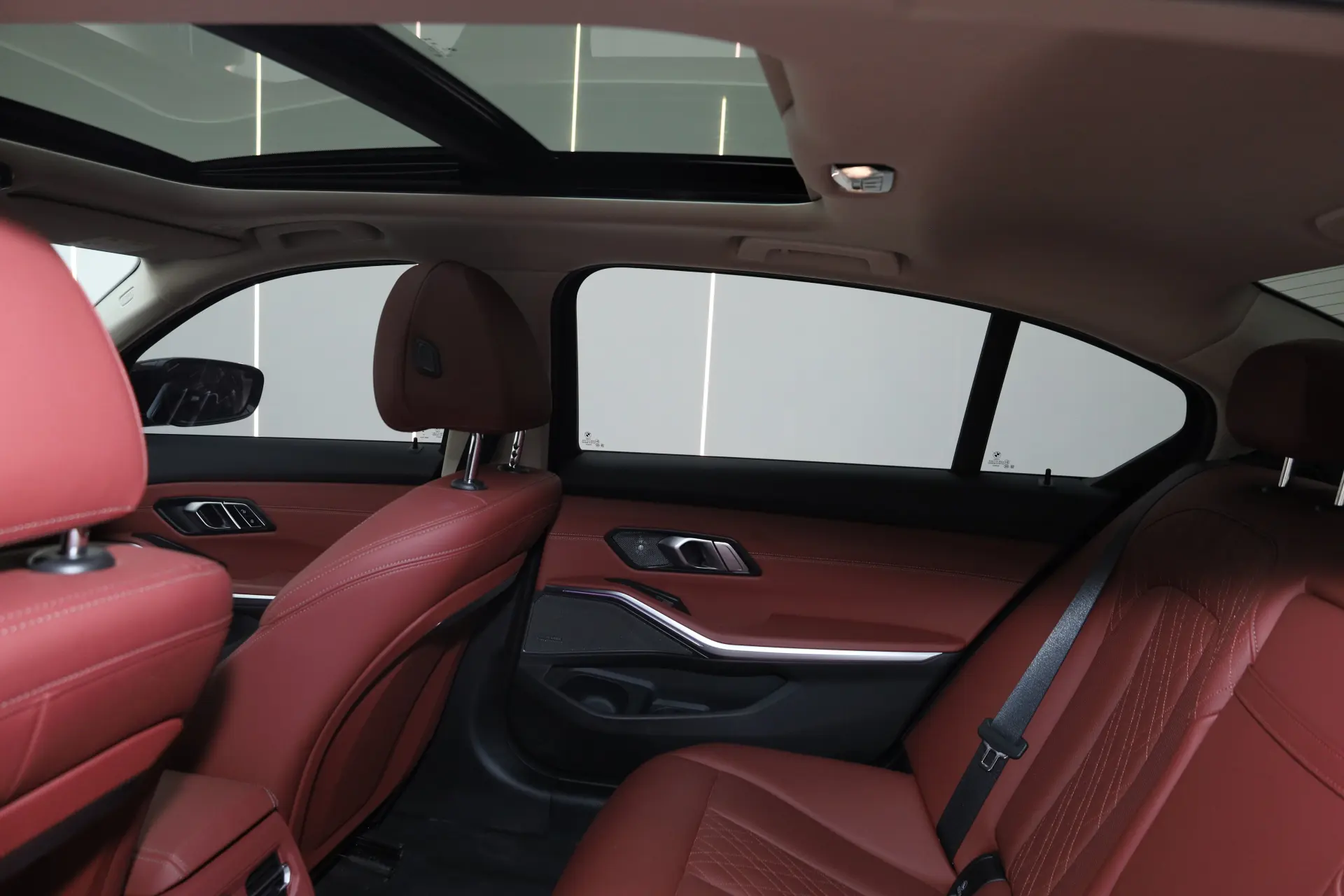 BMW 330Li, 2025 29