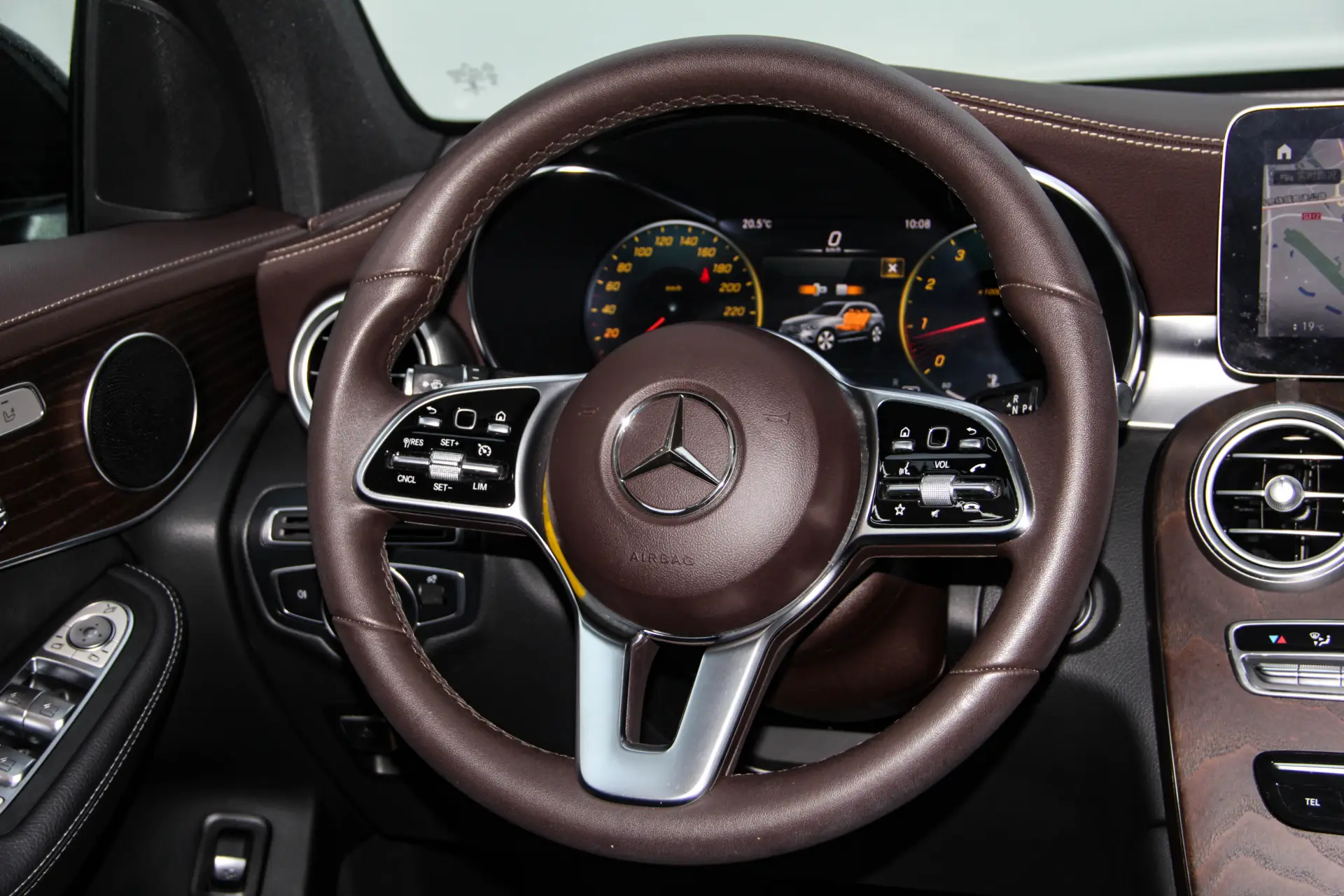 Mercedes-Benz GLC 260 L, 2021 26
