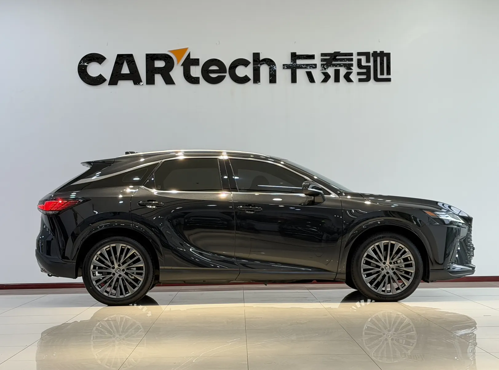Lexus RX 350h, 2024 4