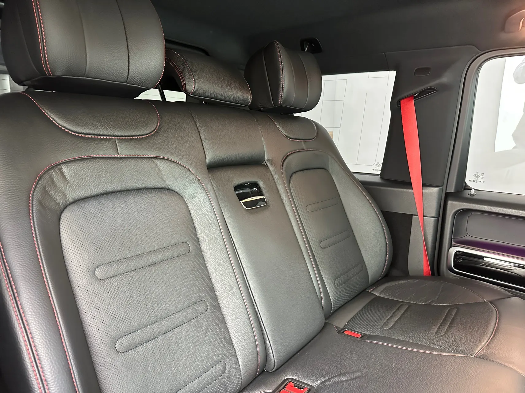 Mercedes-Benz G 400 d, 2023 29