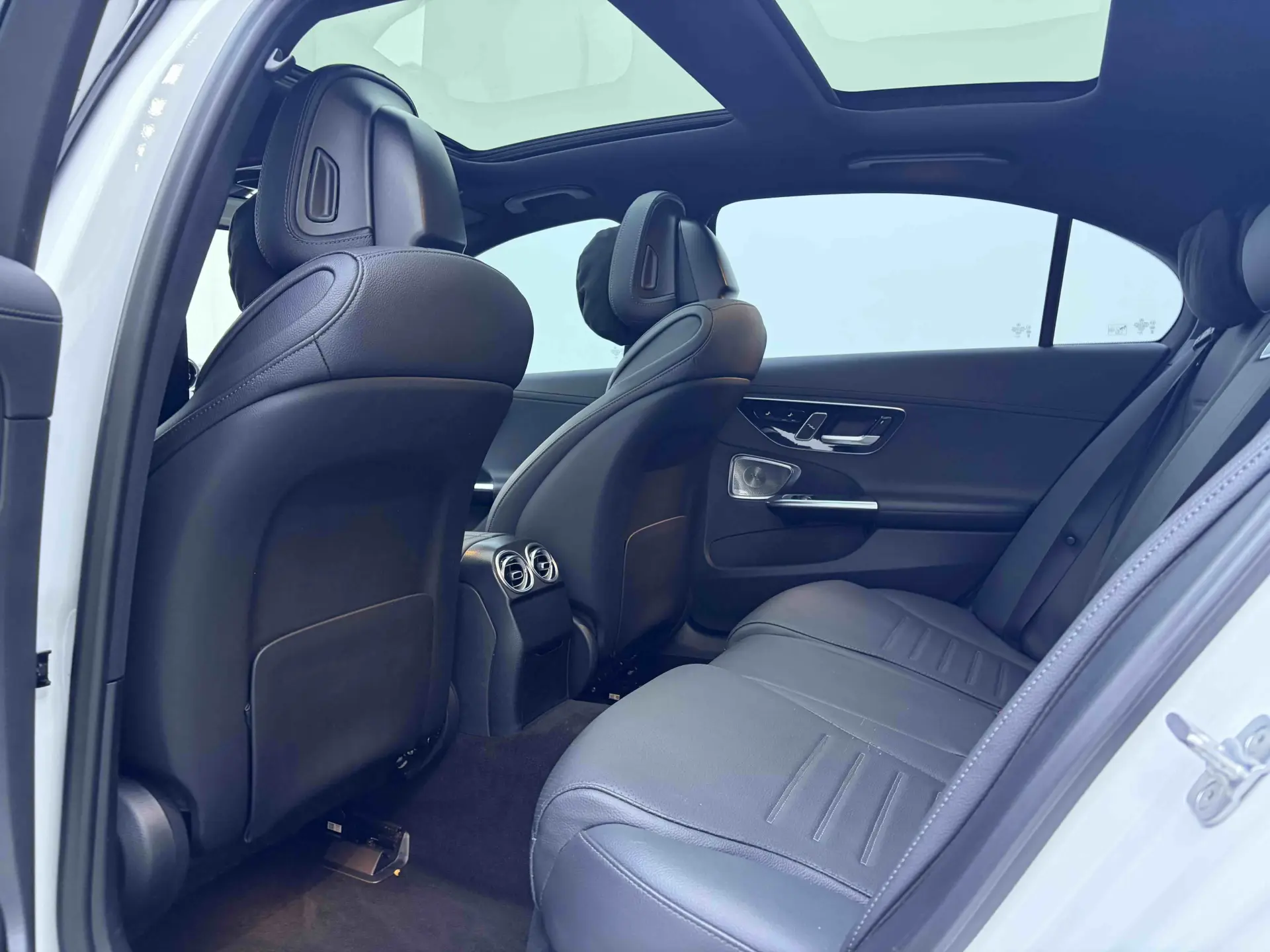 Mercedes-Benz C 260 L, 2024 8