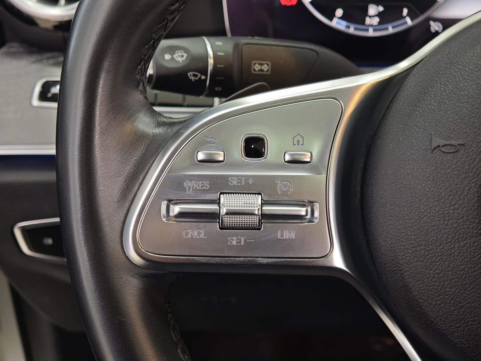 Mercedes-Benz CLS 300, 2019 12