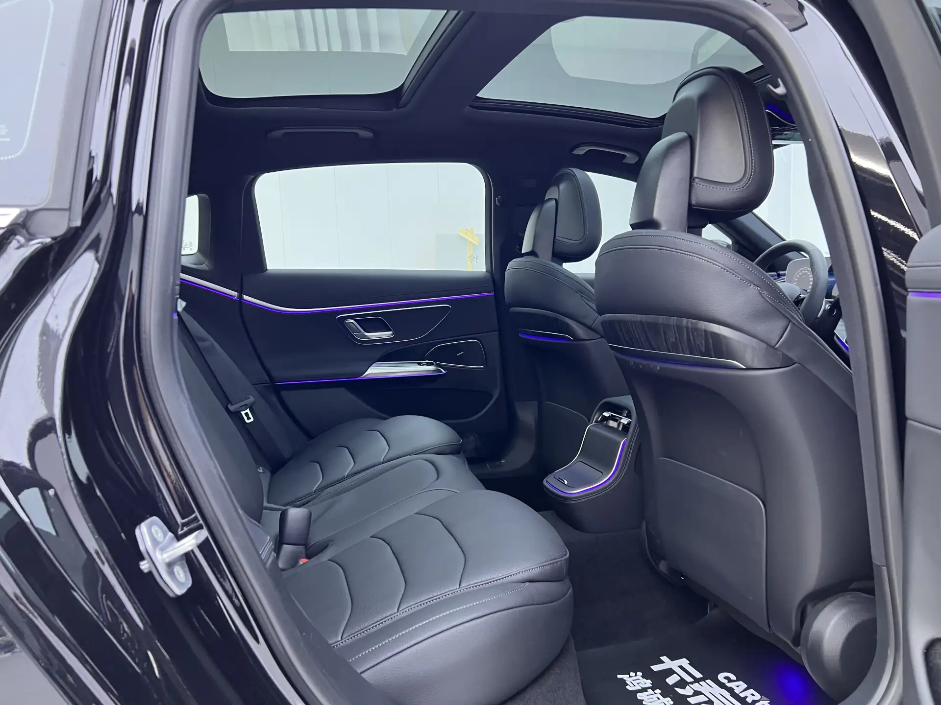 Mercedes-Benz E 300 L, 2024 20