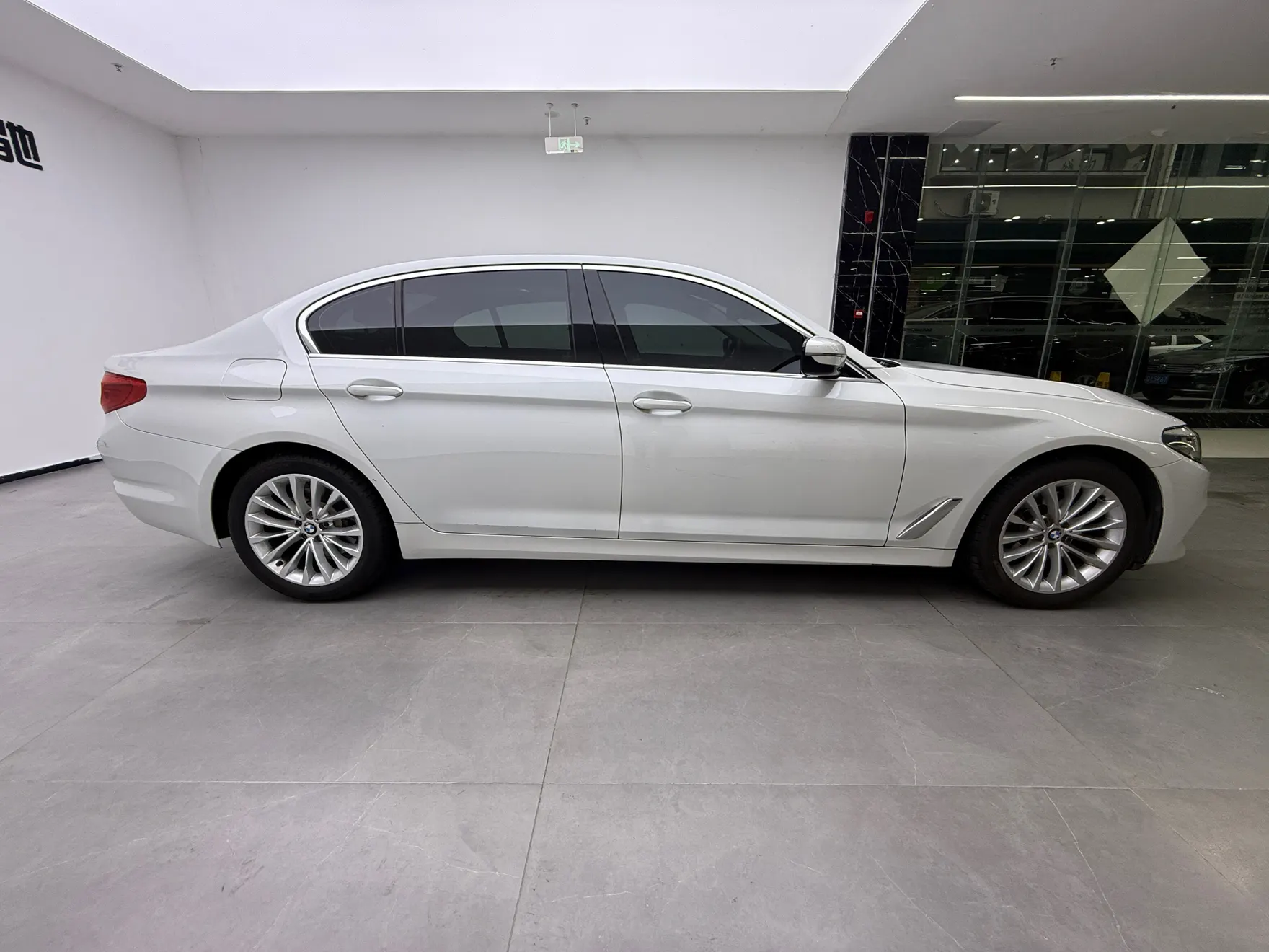 BMW 525Li, 2019 4
