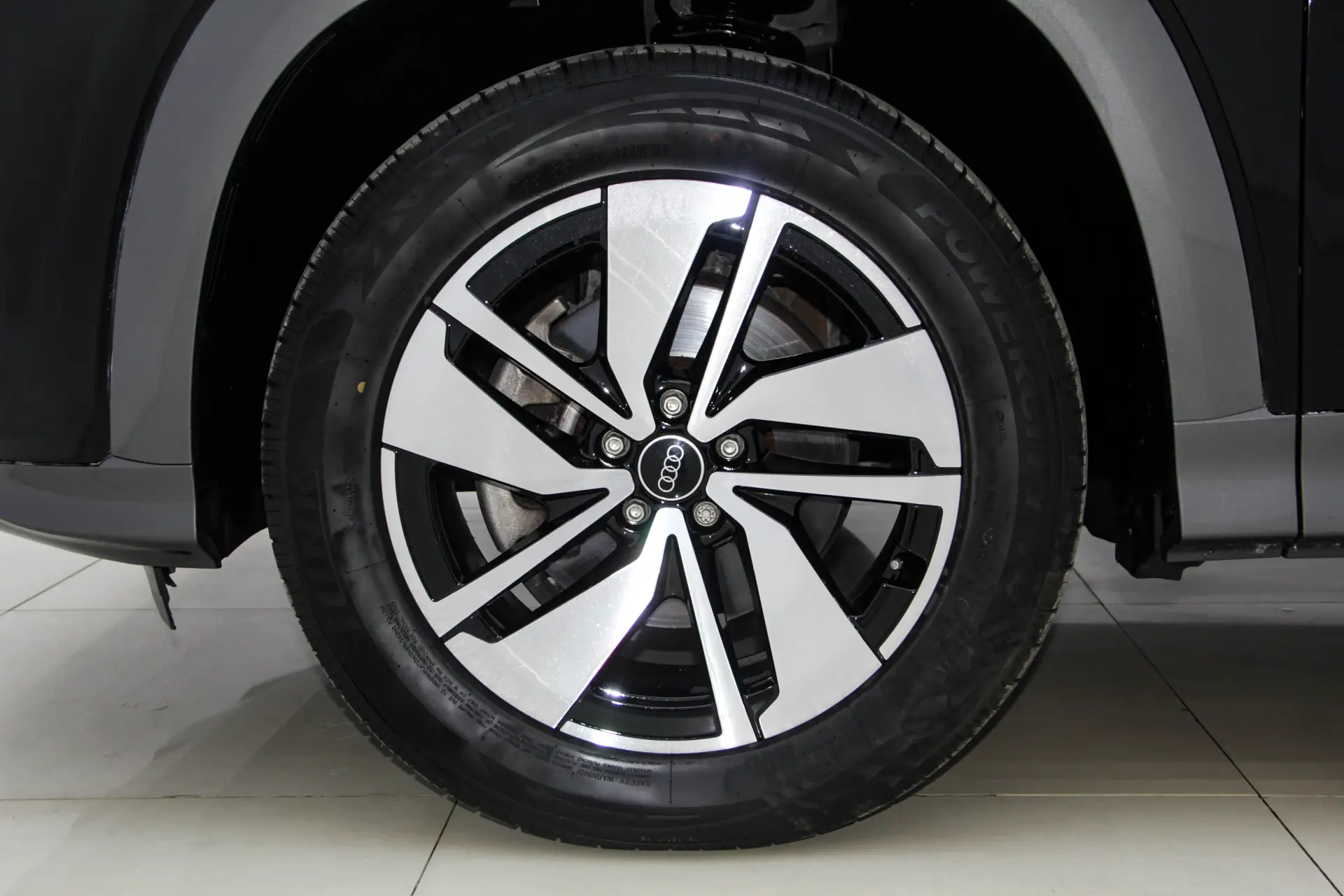 Audi Q6 40 TFSI, 2024 11