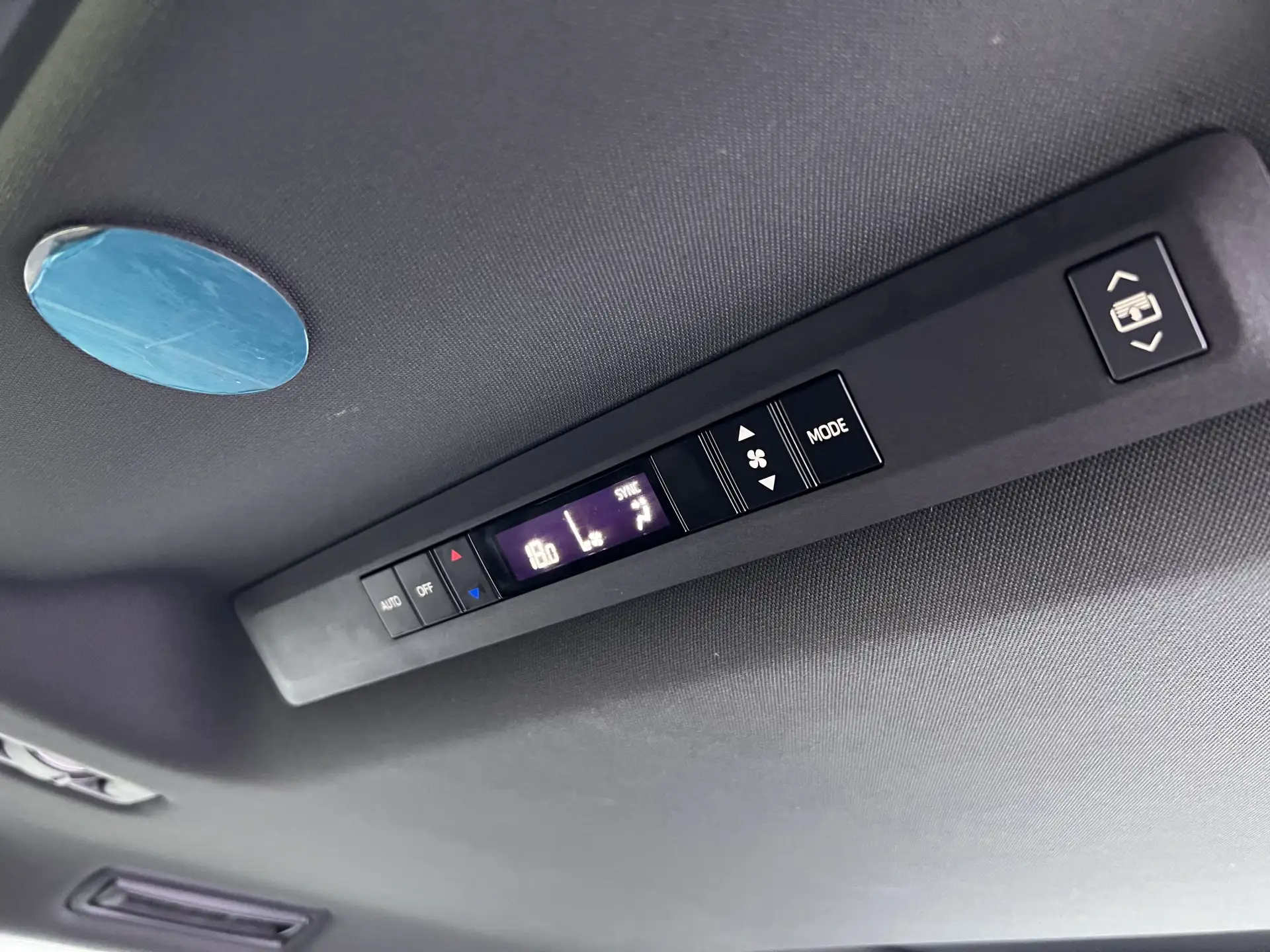 Toyota Granvia, 2024 24