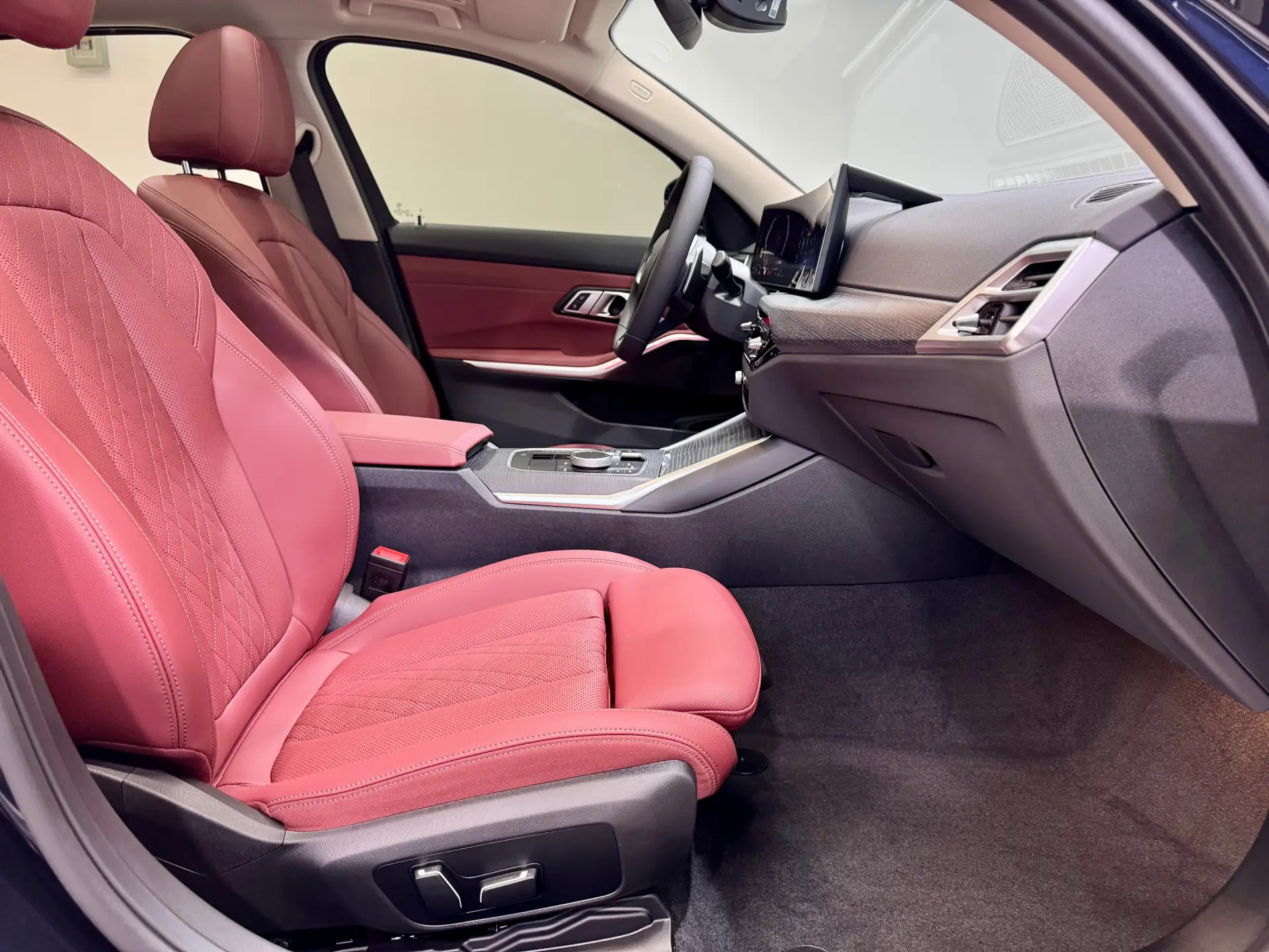 BMW 325Li, 2026 8