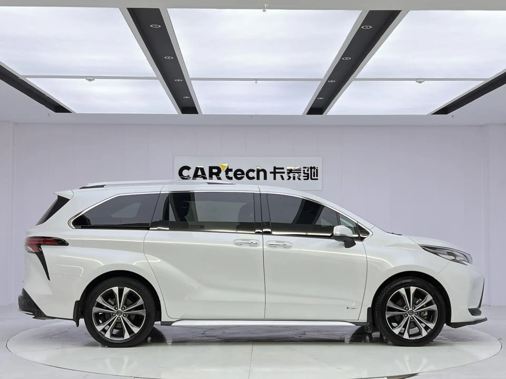 Toyota Granvia, 2024 4