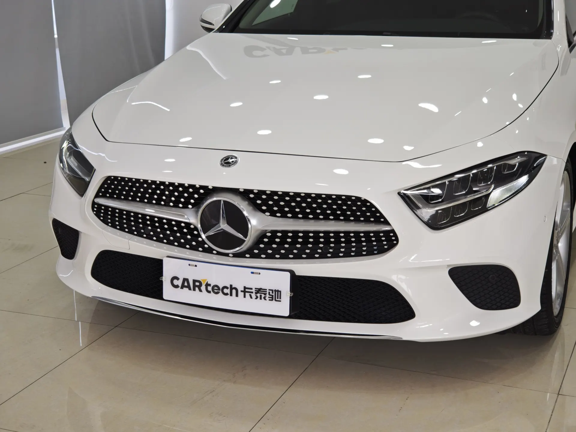 Mercedes-Benz CLS 300, 2019 10
