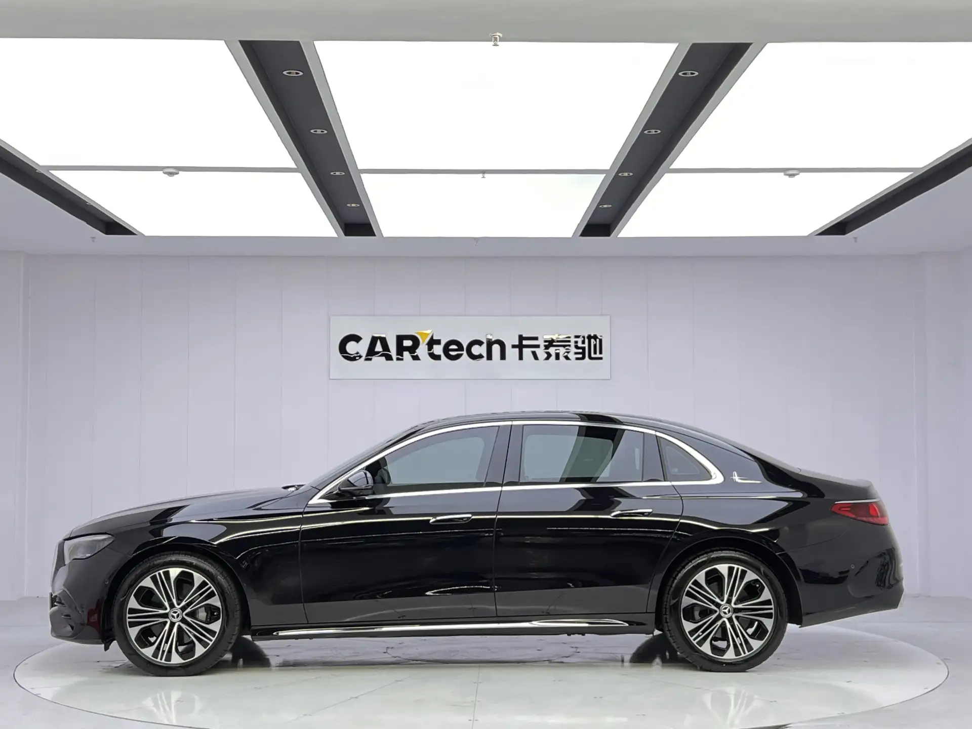 Mercedes-Benz E 300 L, 2024 8