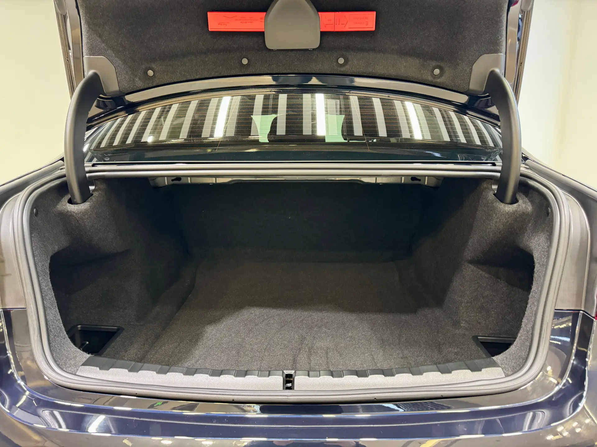 BMW 325Li, 2026 22