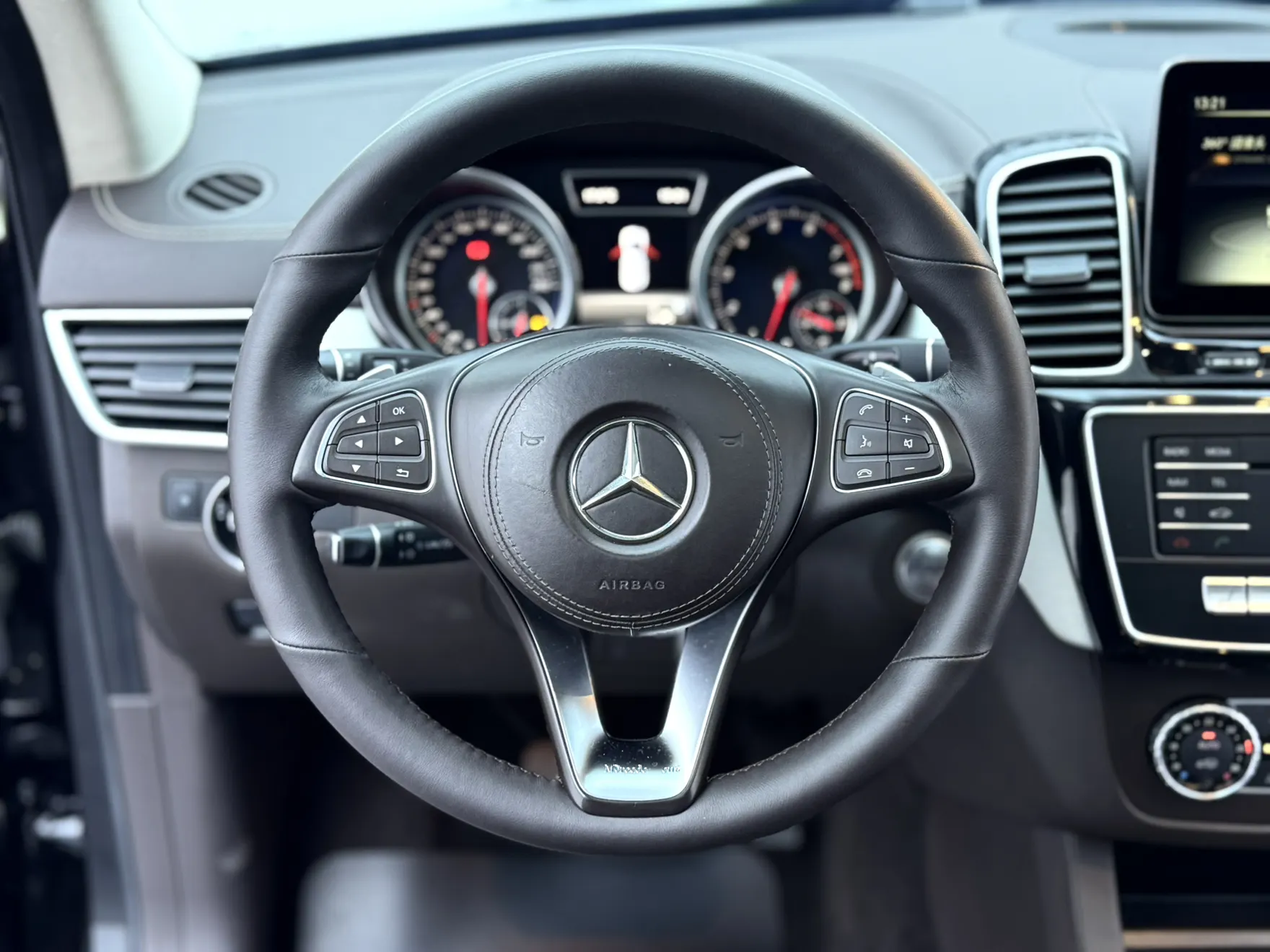 Mercedes-Benz GLS 400 4MATIC, 2017 16