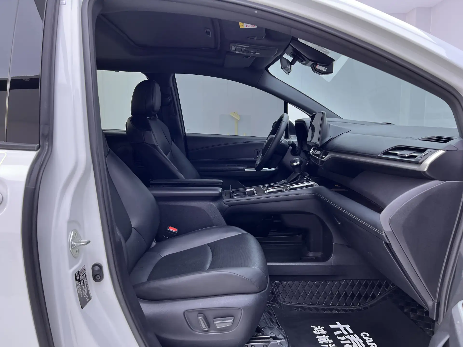 Toyota Granvia, 2024 21