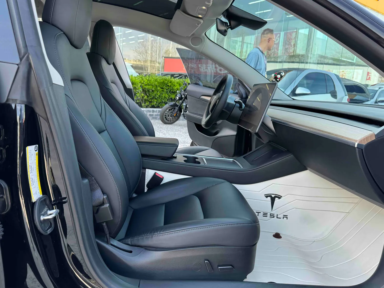 Tesla Model 3, 2023 17