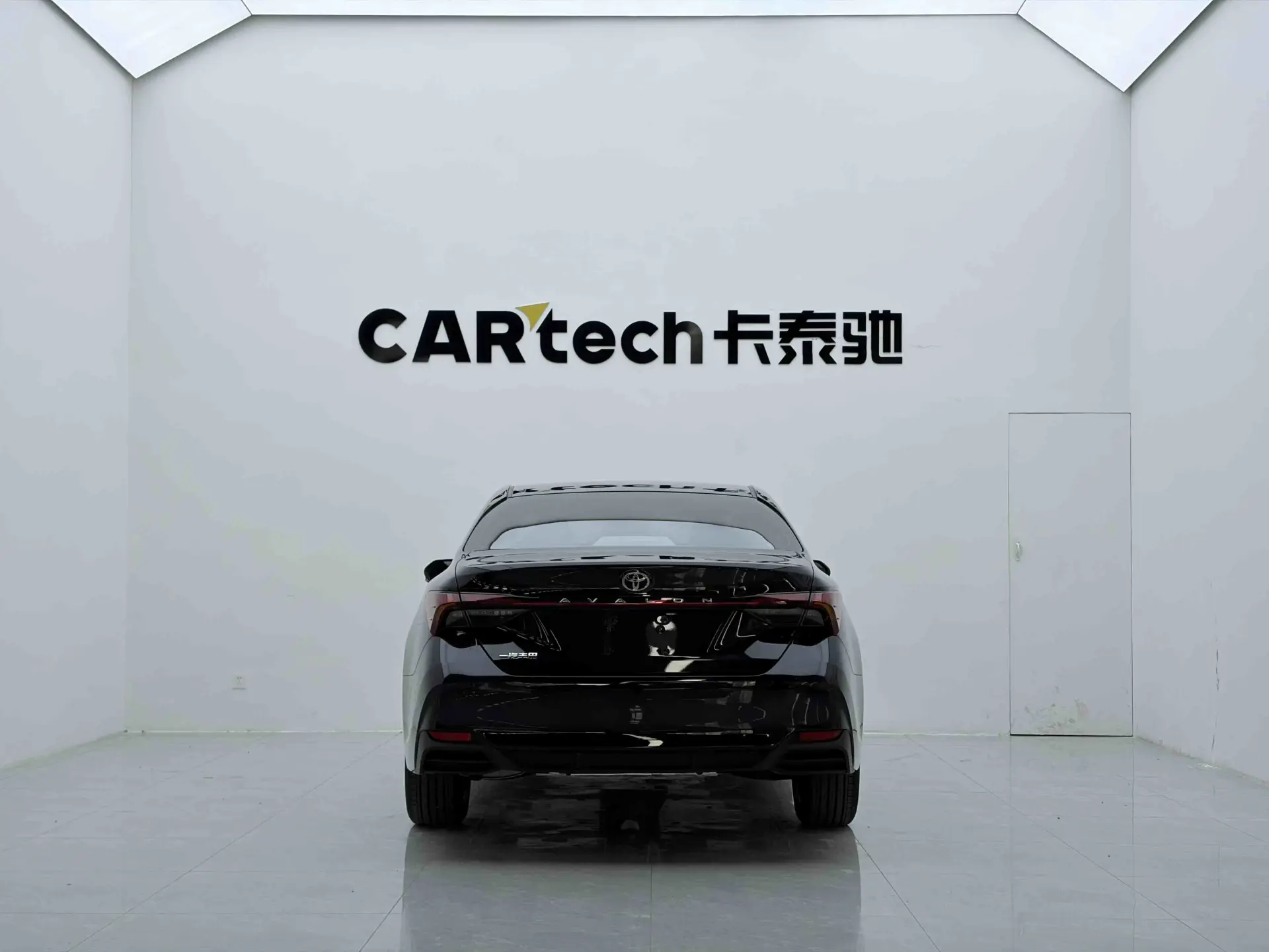 Toyota Avalon, 2026 все фото