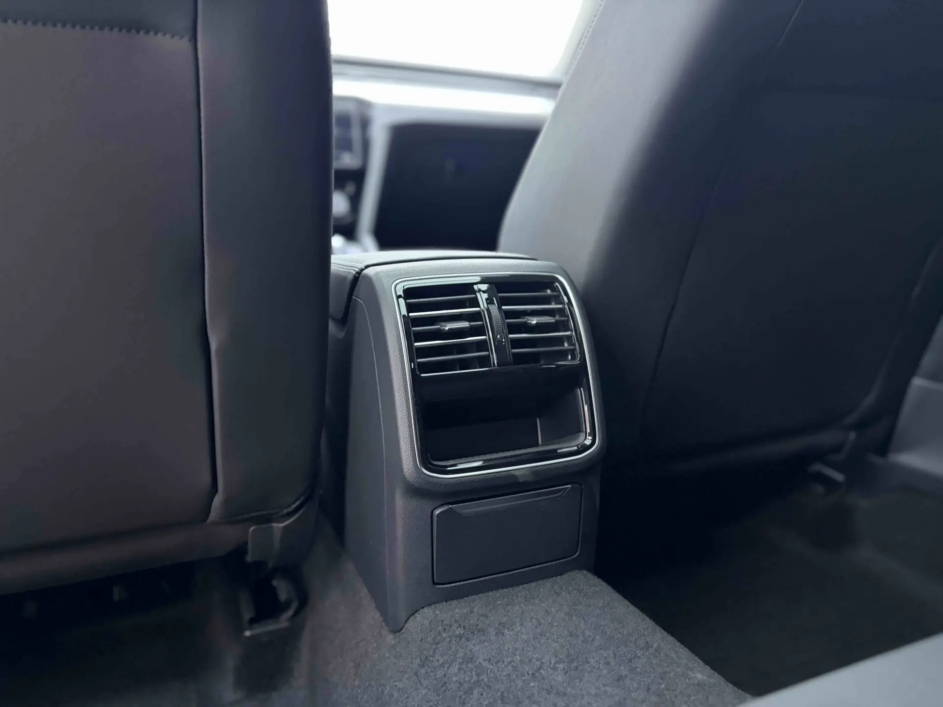 Volkswagen Magotan, 2023 20