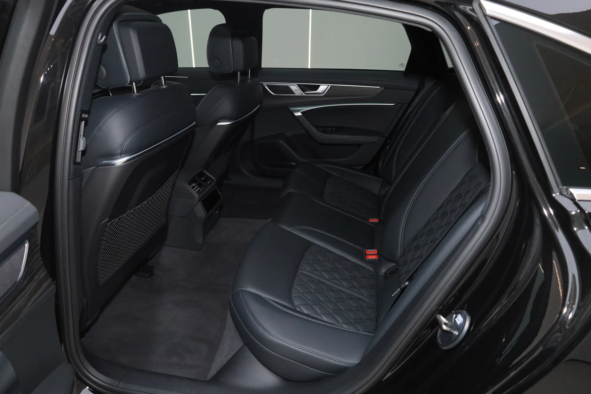Audi A6L 45 TFSI, 2025 24