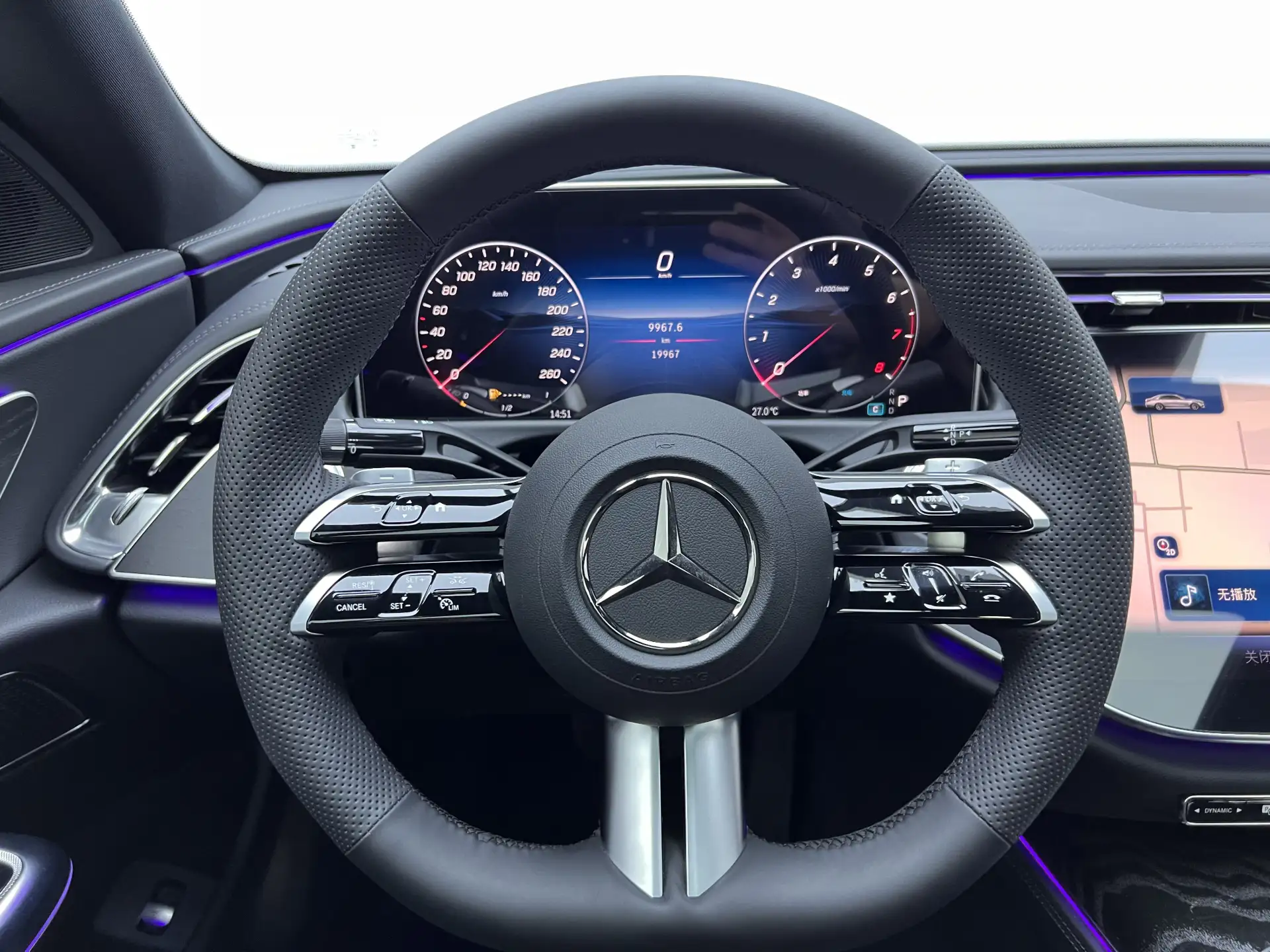 Mercedes-Benz E 300 L, 2024 15