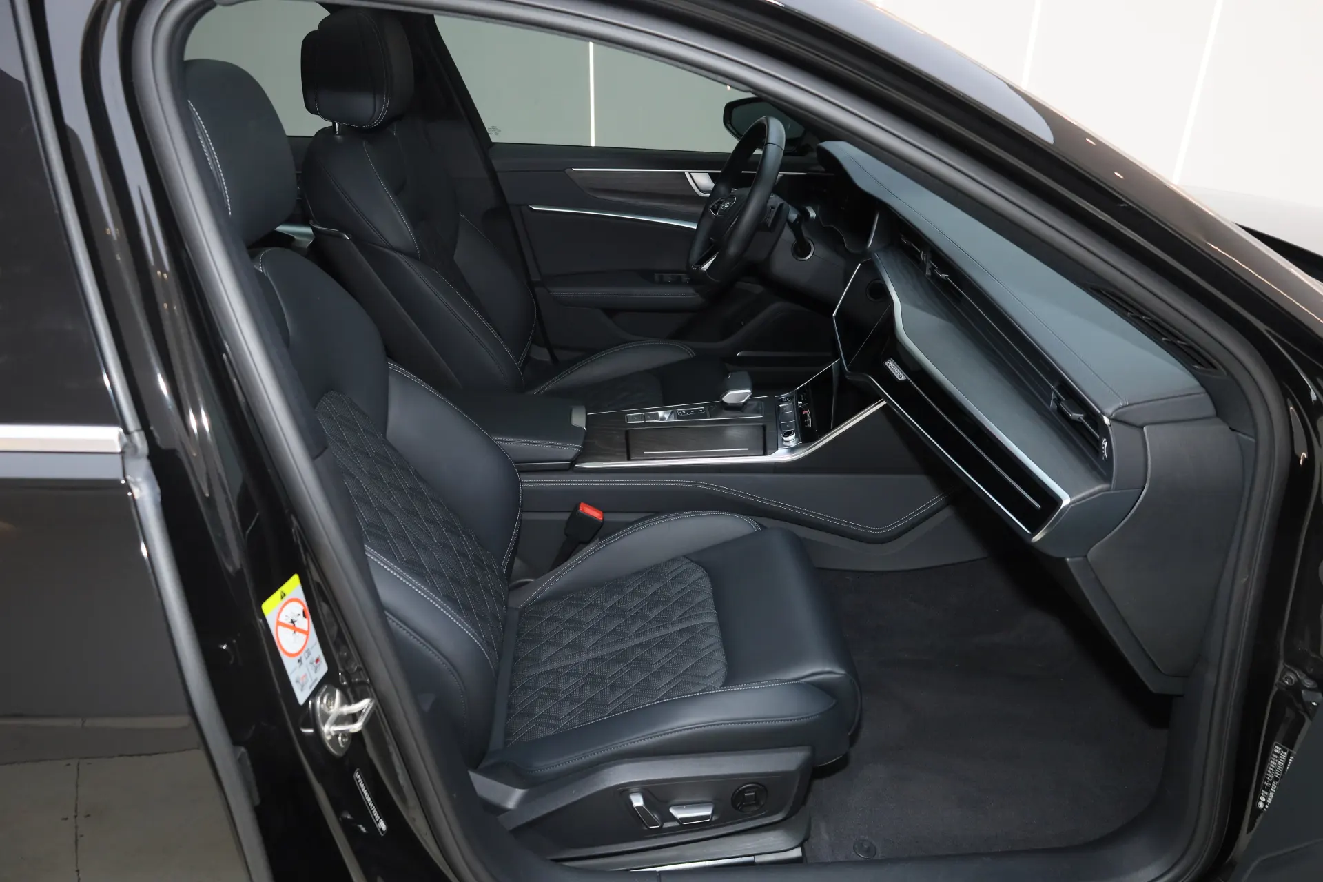 Audi A6L 45 TFSI, 2025 18