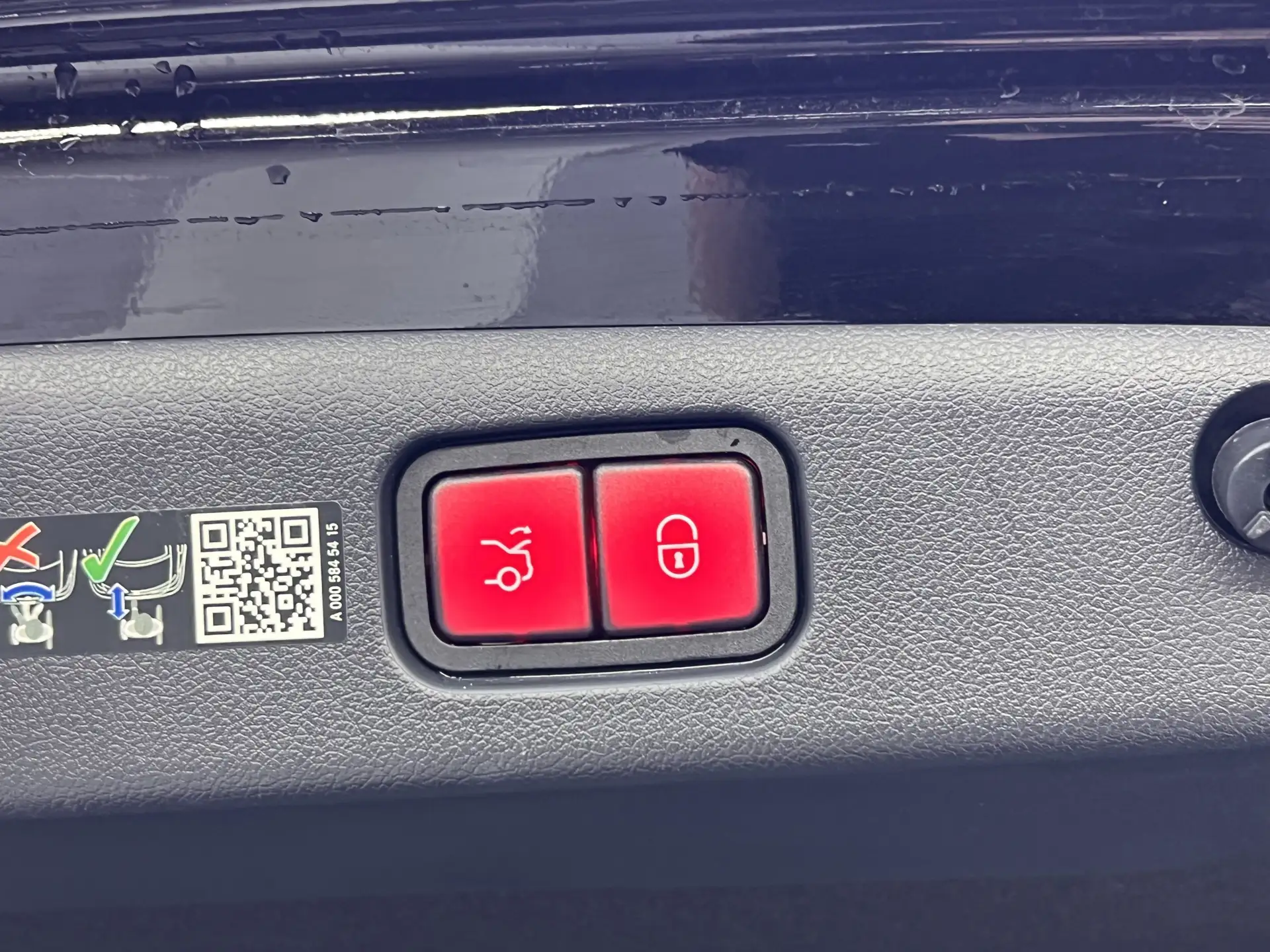 Mercedes-Benz E 300 L, 2024 22