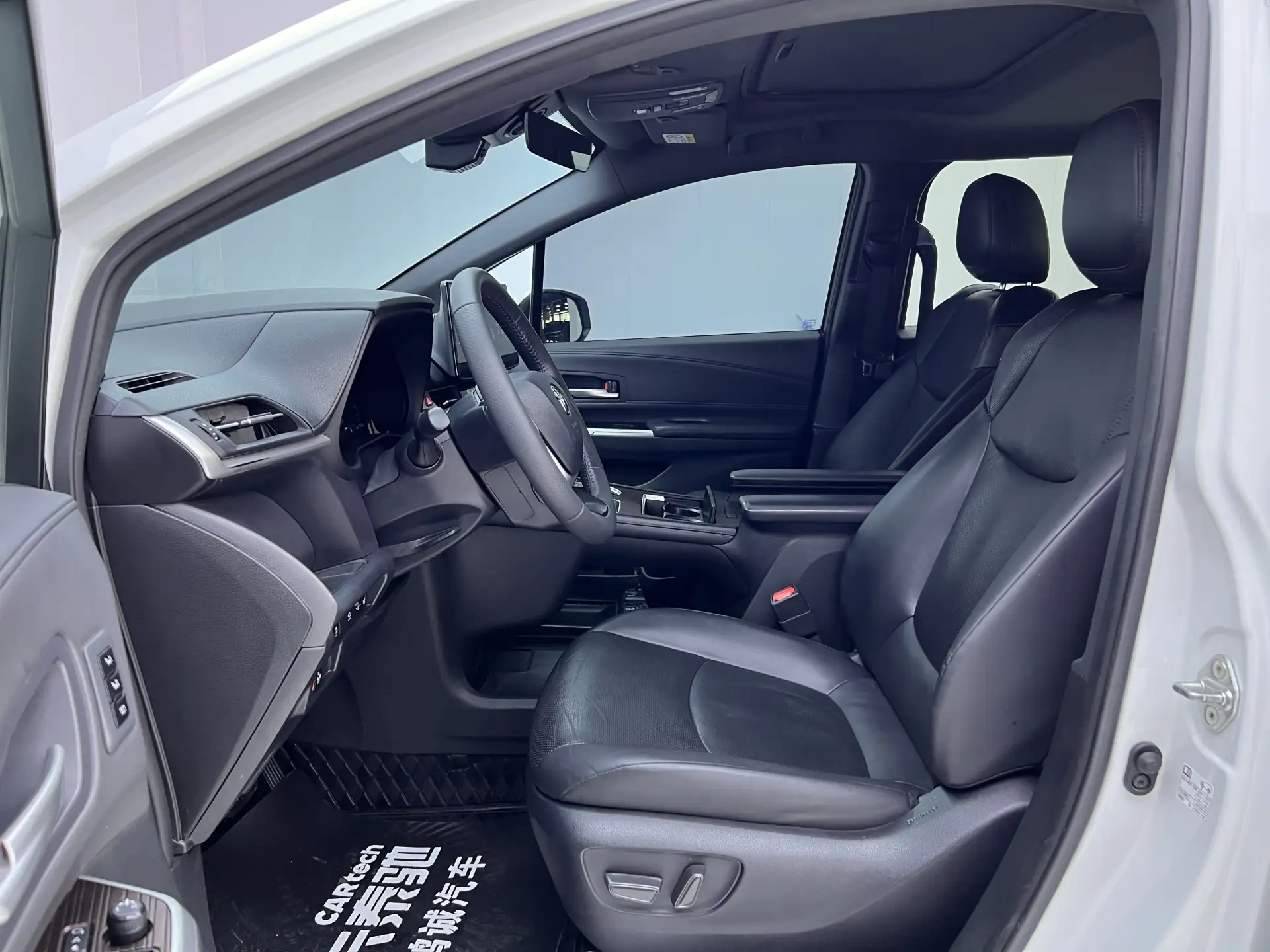 Toyota Granvia, 2024 20