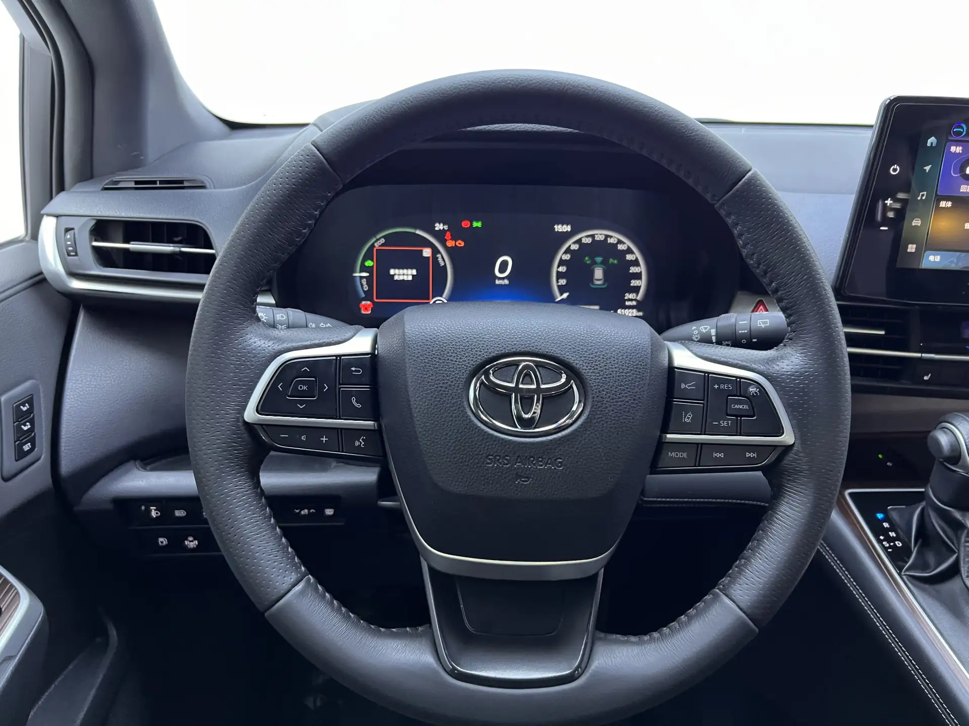Toyota Granvia, 2024 17