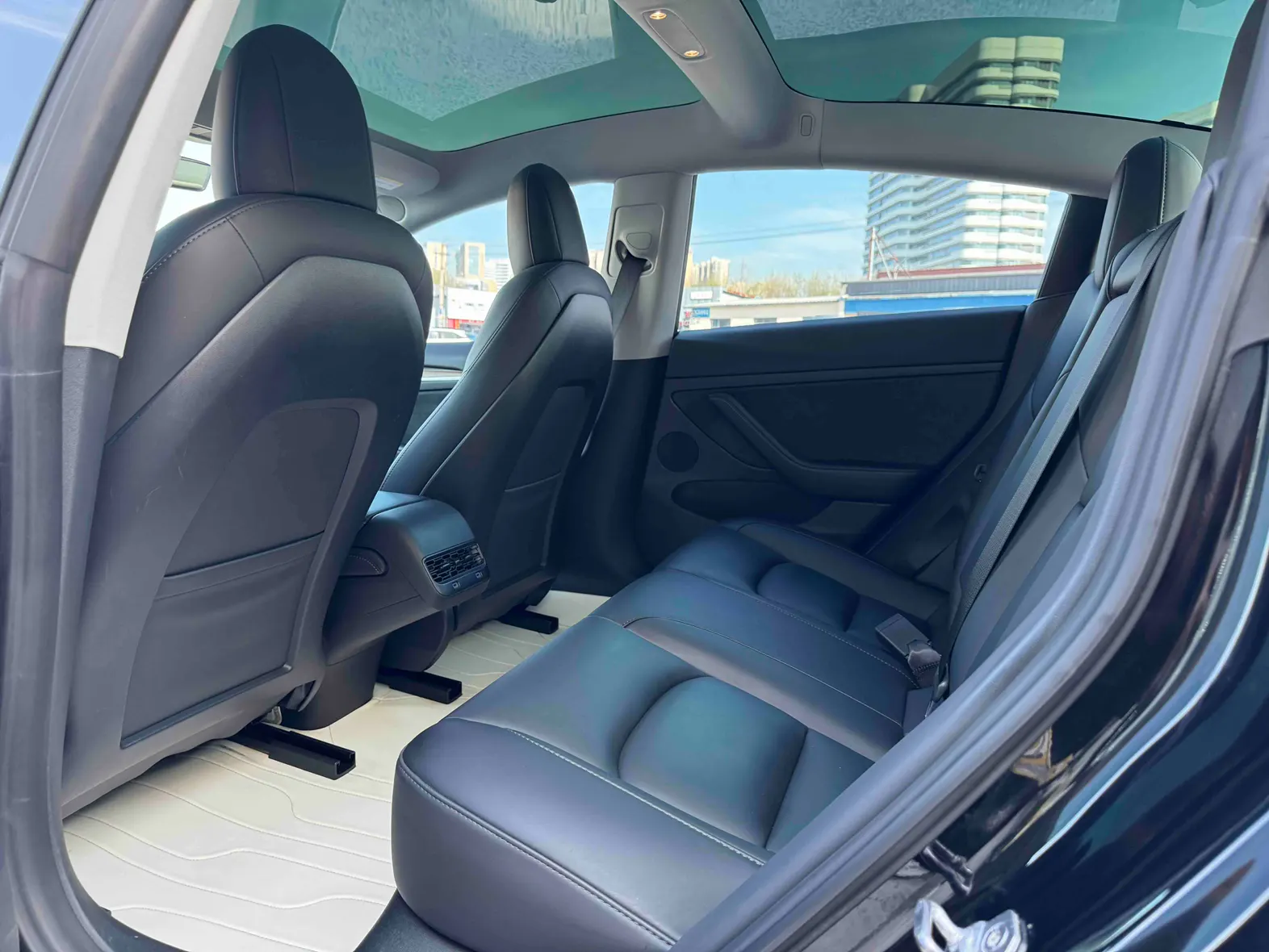 Tesla Model 3, 2023 18