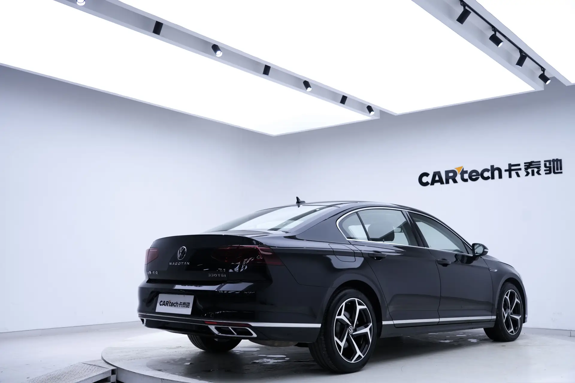 Volkswagen Magotan, 2023 все фото