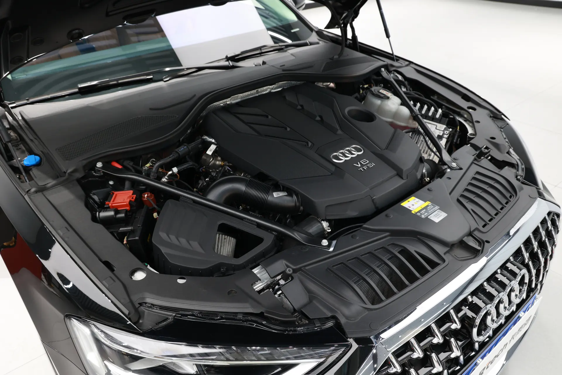 Audi A8L 50 TFSI, 2024 9