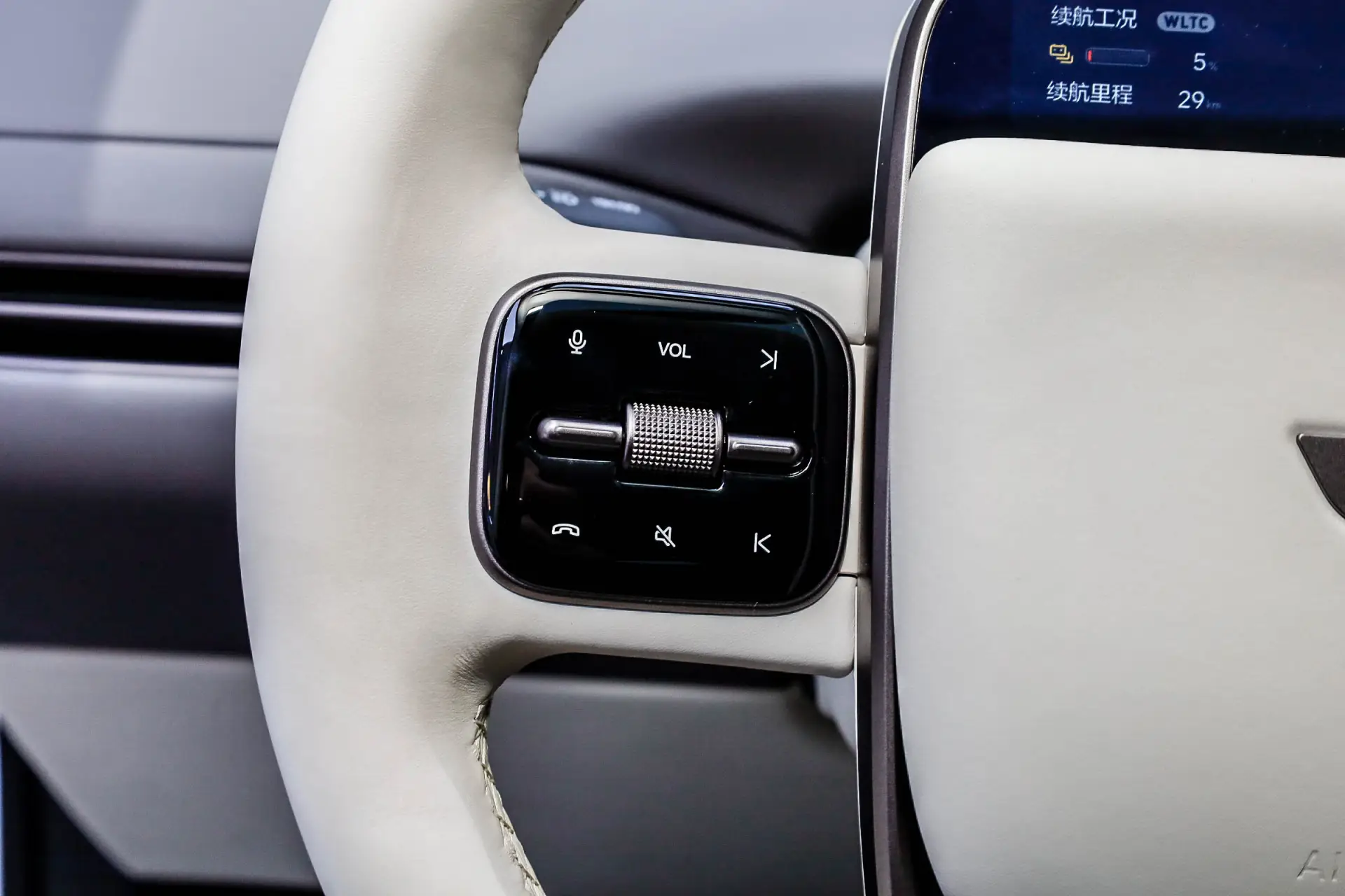 Li Auto i8, 2025 26