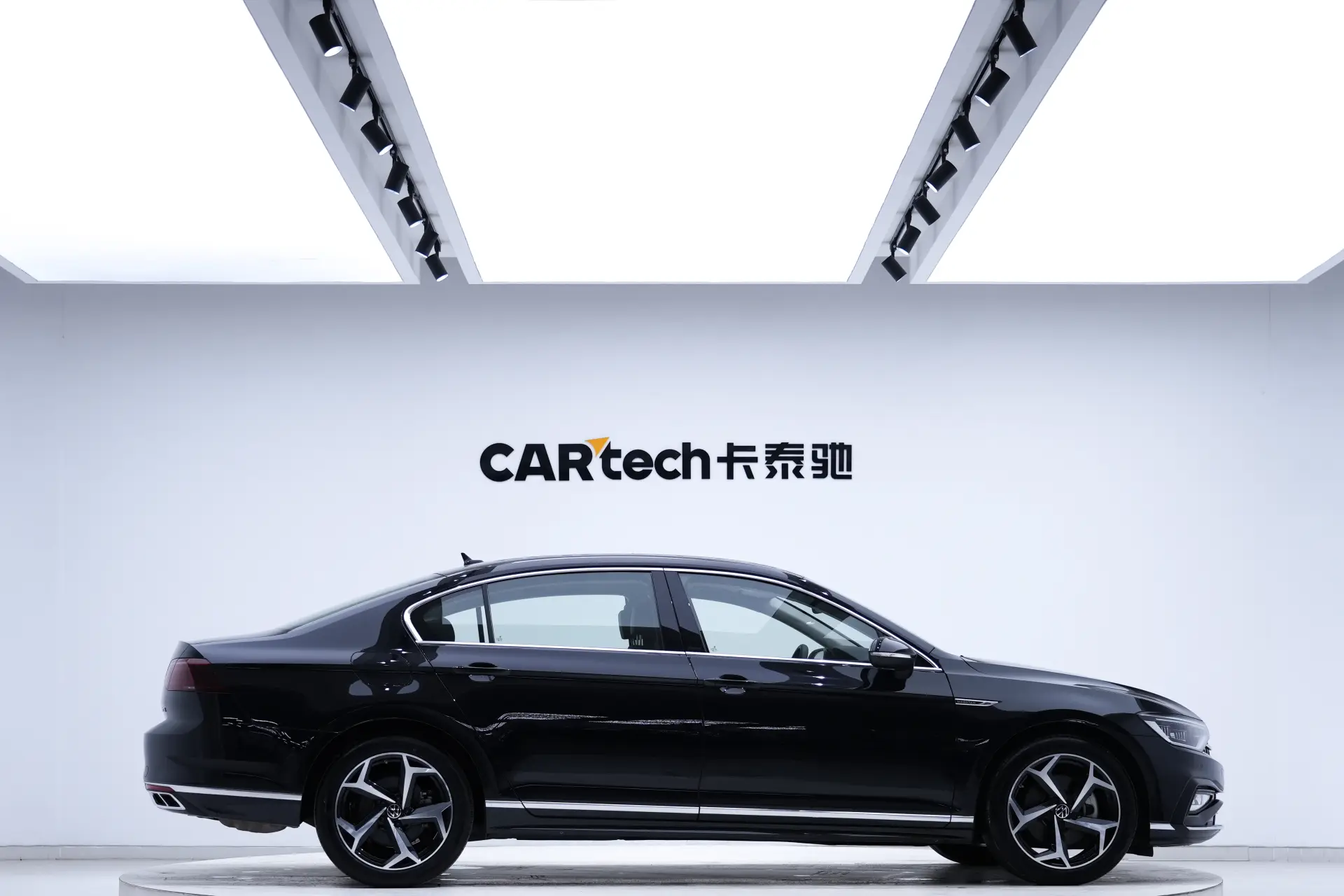 Volkswagen Magotan, 2023 4