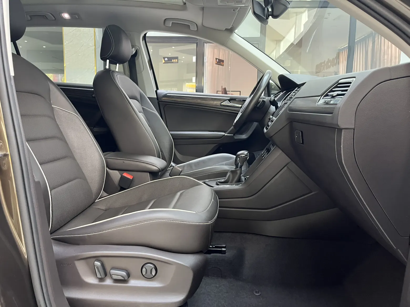 Volkswagen Tiguan L, 2017 15