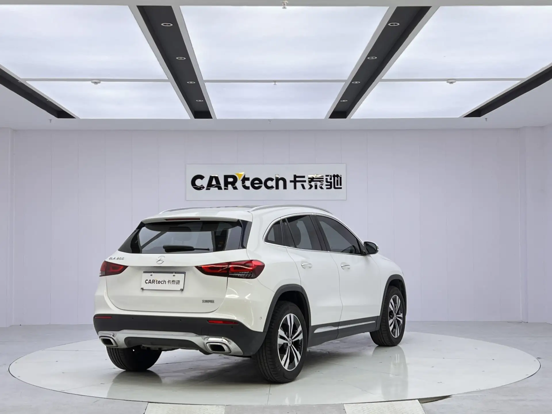 Mercedes-Benz GLA 200, 2021 4