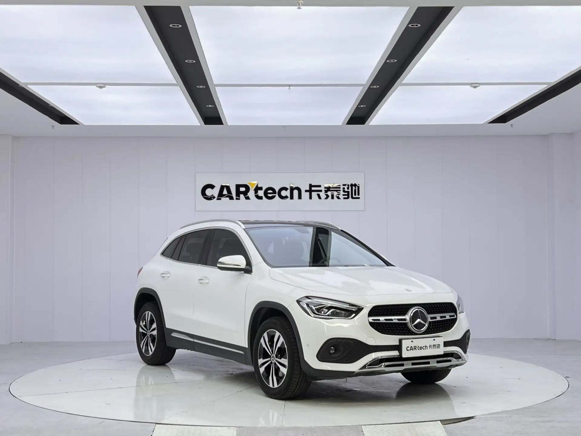 Mercedes-Benz GLA 200, 2021 13