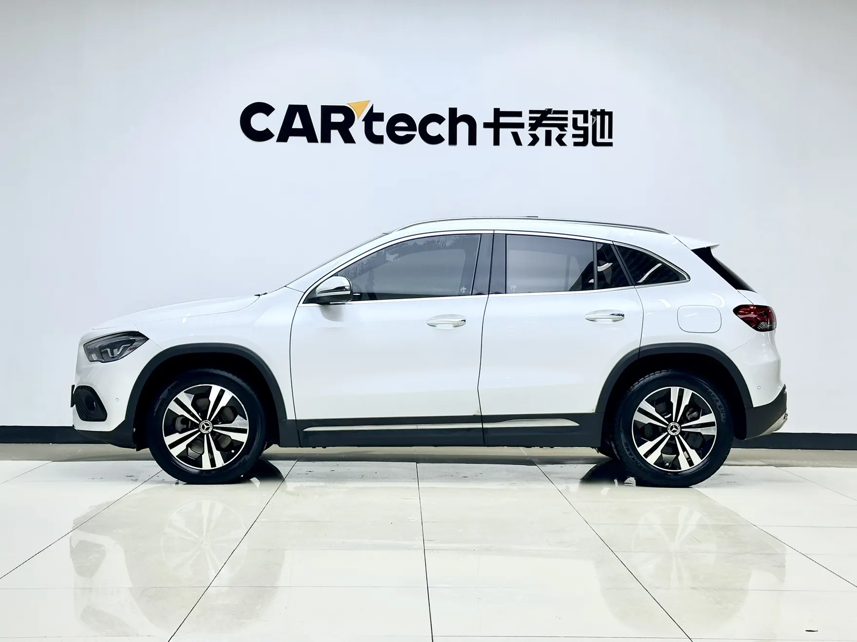 Mercedes-Benz GLA 220, 2023 все фото