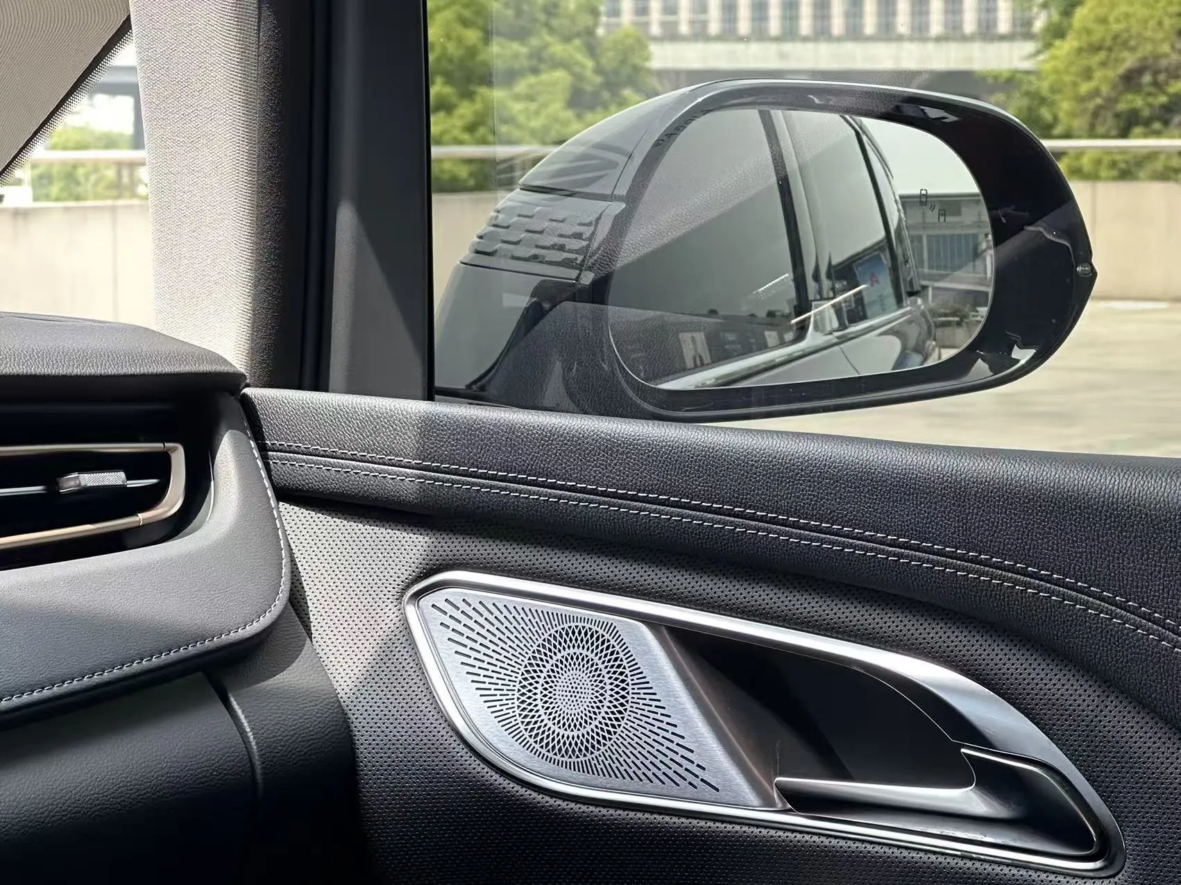 Hongqi HQ9, 2024 10
