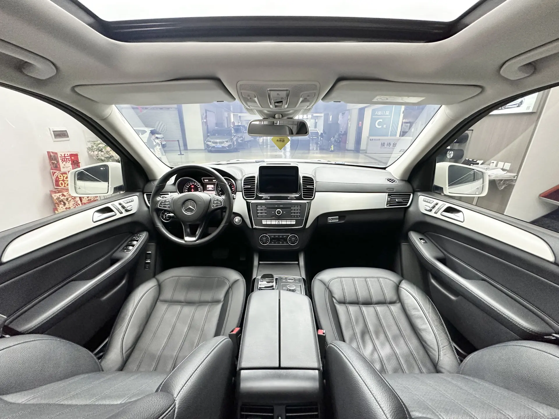 Mercedes-Benz GLS 400 4MATIC, 2016 9