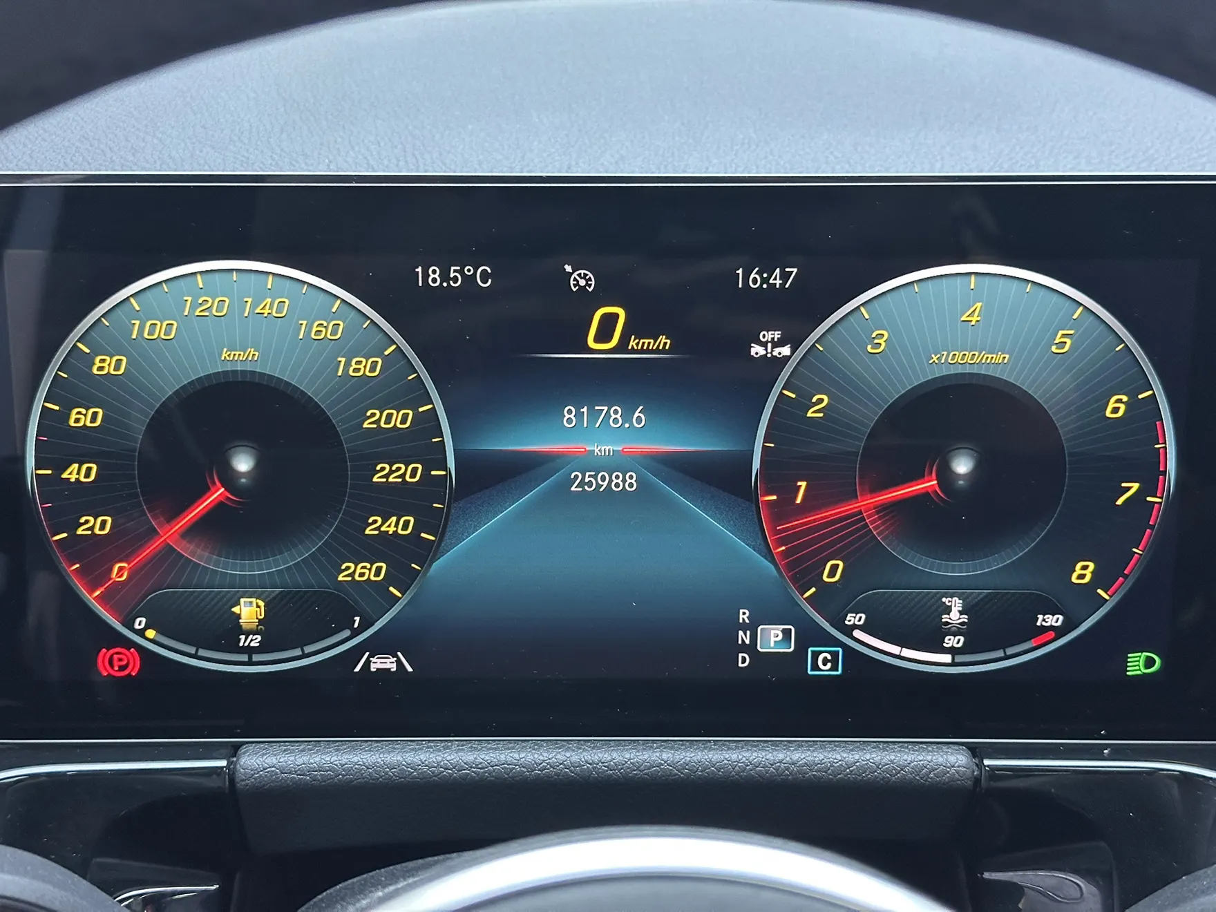 Mercedes-Benz GLA 220, 2023 11