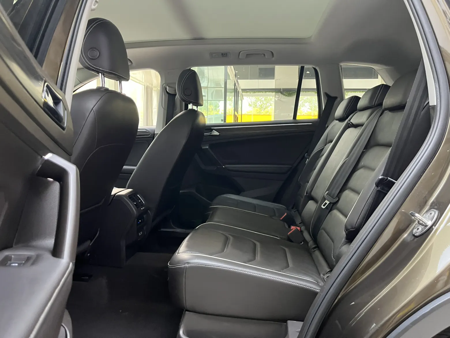Volkswagen Tiguan L, 2017 16