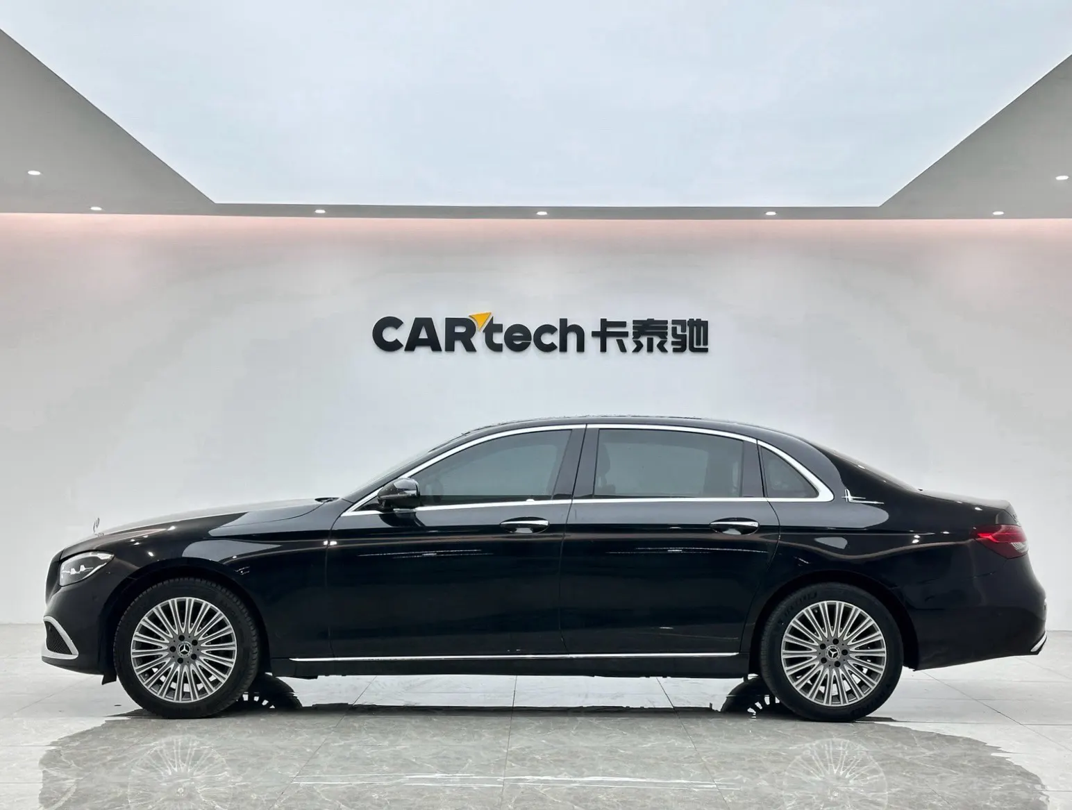 Mercedes-Benz E 300 L, 2023 2