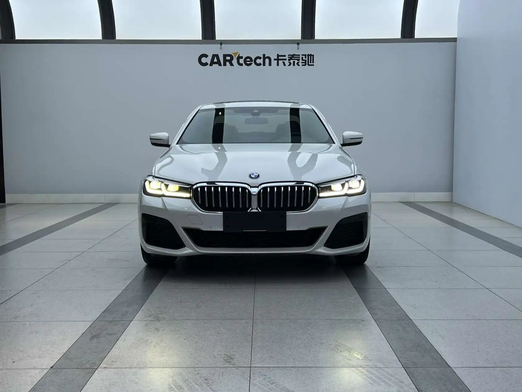 BMW 525Li, 2022 2